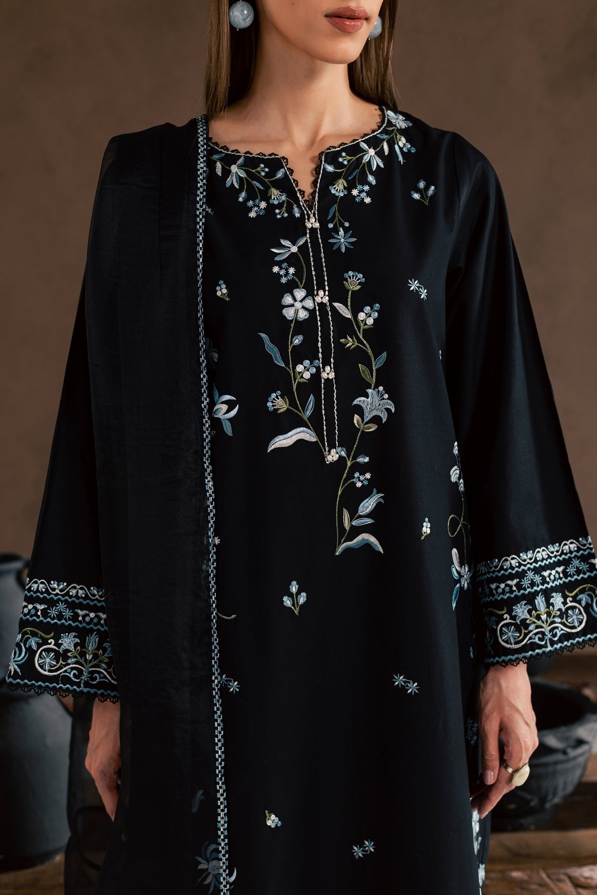 Chloe 3Pc - Embroidered Cambric Pret PRETAW2026 BATIK XS / Black / Cambric