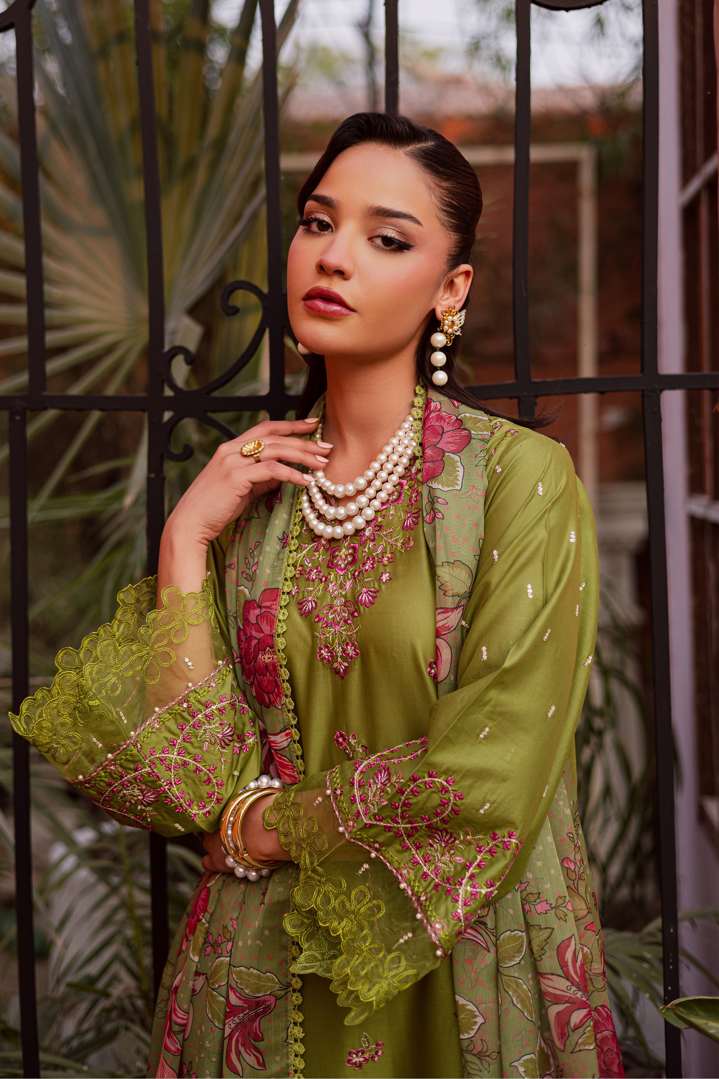 Cray 3Pc - Festive Embroidered Lawn BATIKEID2026 BATIK XS / Fern / Pima Lawn-S / Fern / Pima Lawn-M / Fern / Pima Lawn-L / Fern / Pima Lawn-XL / Fern / Pima Lawn
