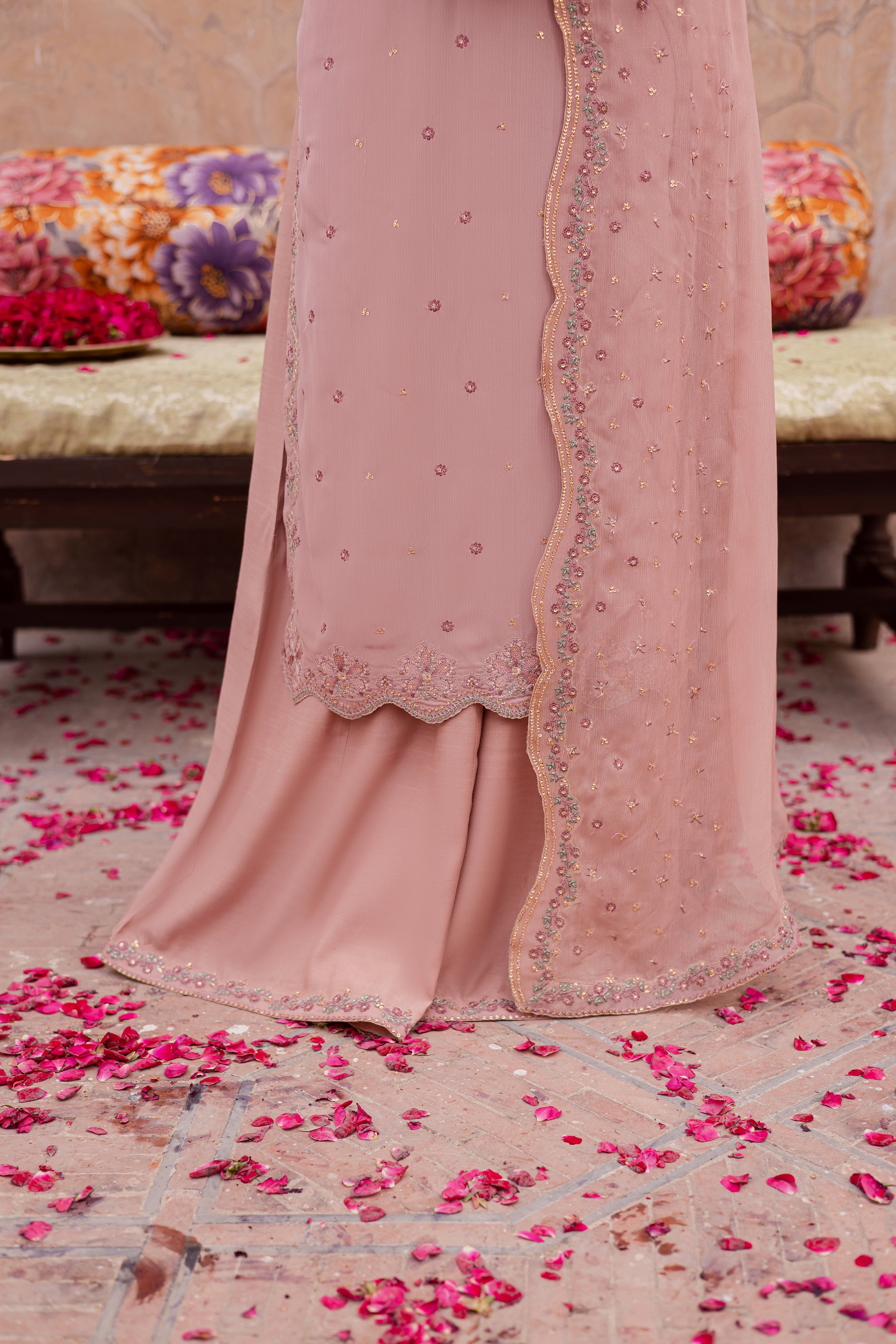 Elvira 3Pc - Festive Luxe Pret BATIKSTUDIO2025 BATIK S / Powder Pink / Zari Crinkle-M / Powder Pink / Zari Crinkle-L / Powder Pink / Zari Crinkle