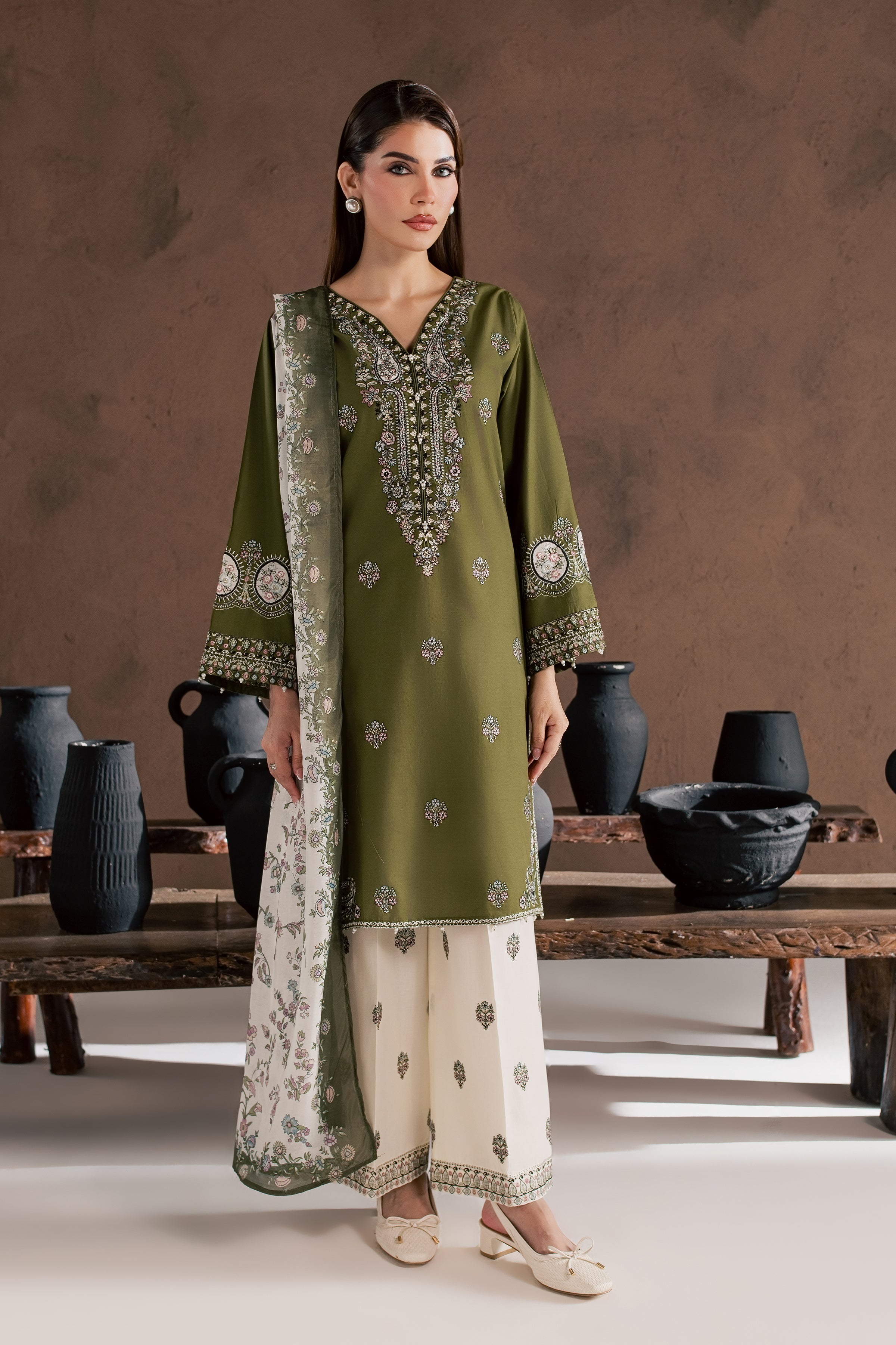 Emamah 3Pc - Embroidered Cambric Pret PRETAW2026 BATIK XS / Army Green / Cambric
