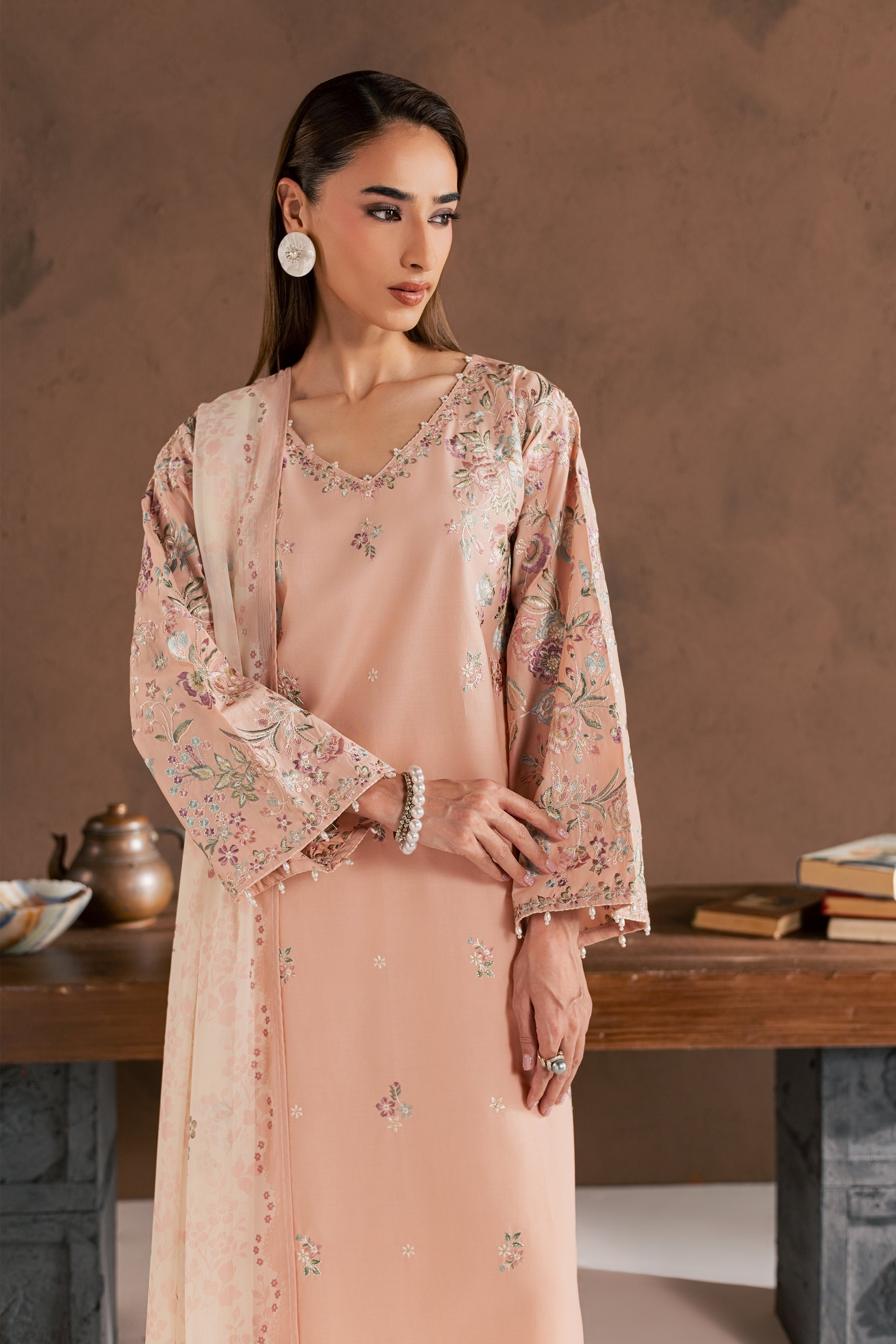 Humain 3Pc - Embroidered Cambric Pret PRETAW2026 BATIK XS / Misty Rose / Cambric