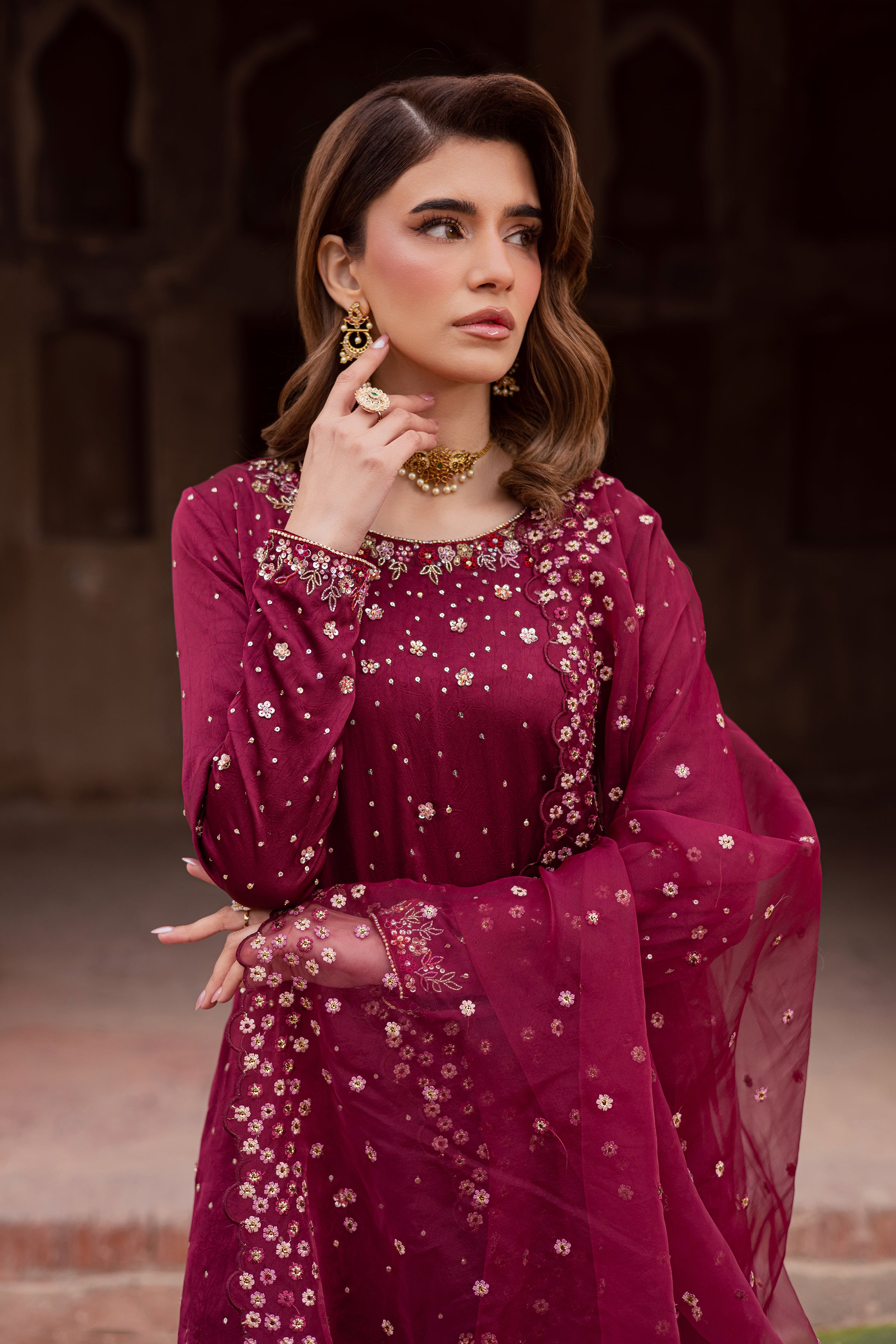 Isleen 3Pc - Festive Luxe Pret BATIKSTUDIO2025 BATIK S / Burgundy / Textured Grip-M / Burgundy / Textured Grip-L / Burgundy / Textured Grip