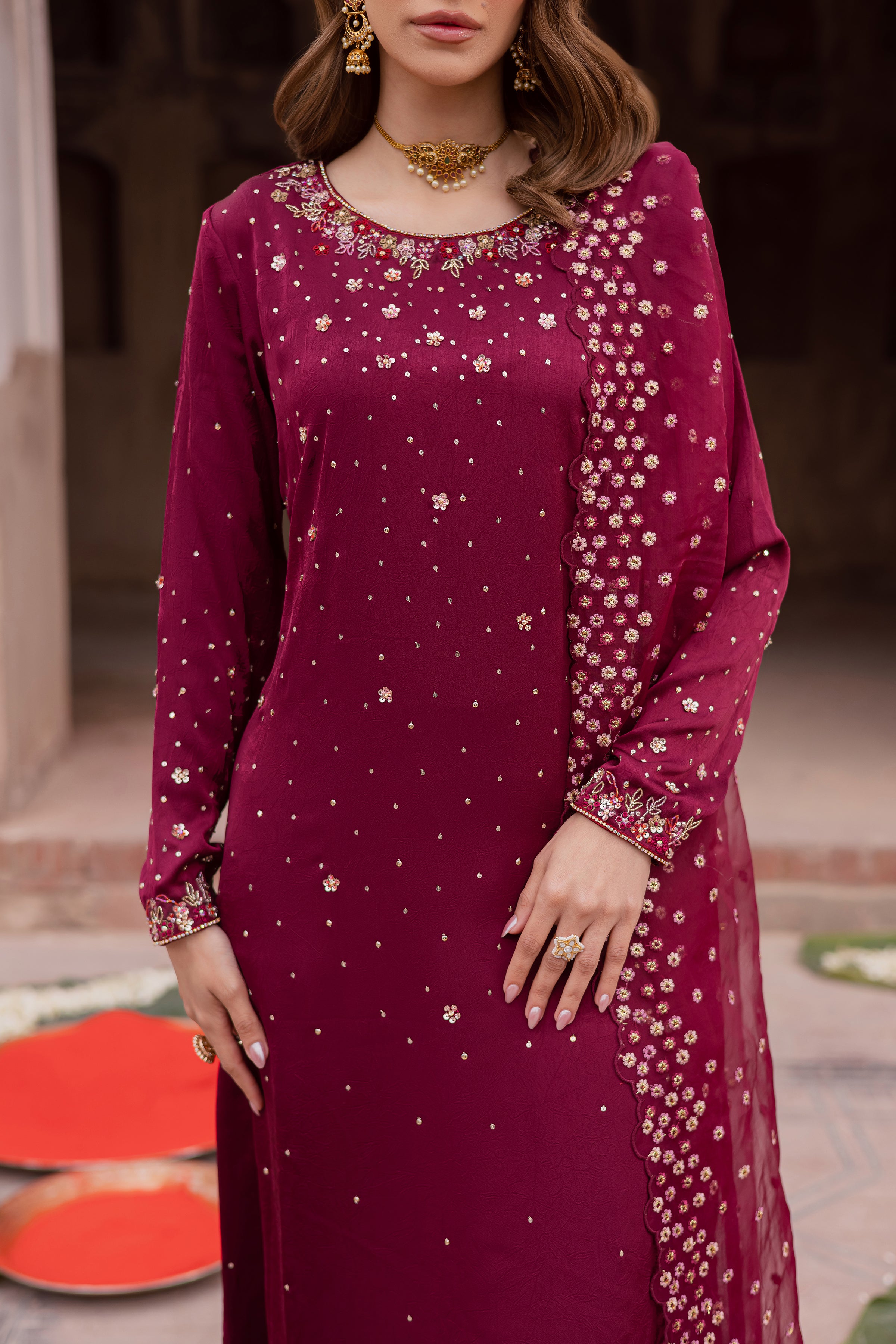 Isleen 3Pc - Festive Luxe Pret BATIKSTUDIO2025 BATIK S / Burgundy / Textured Grip-M / Burgundy / Textured Grip-L / Burgundy / Textured Grip