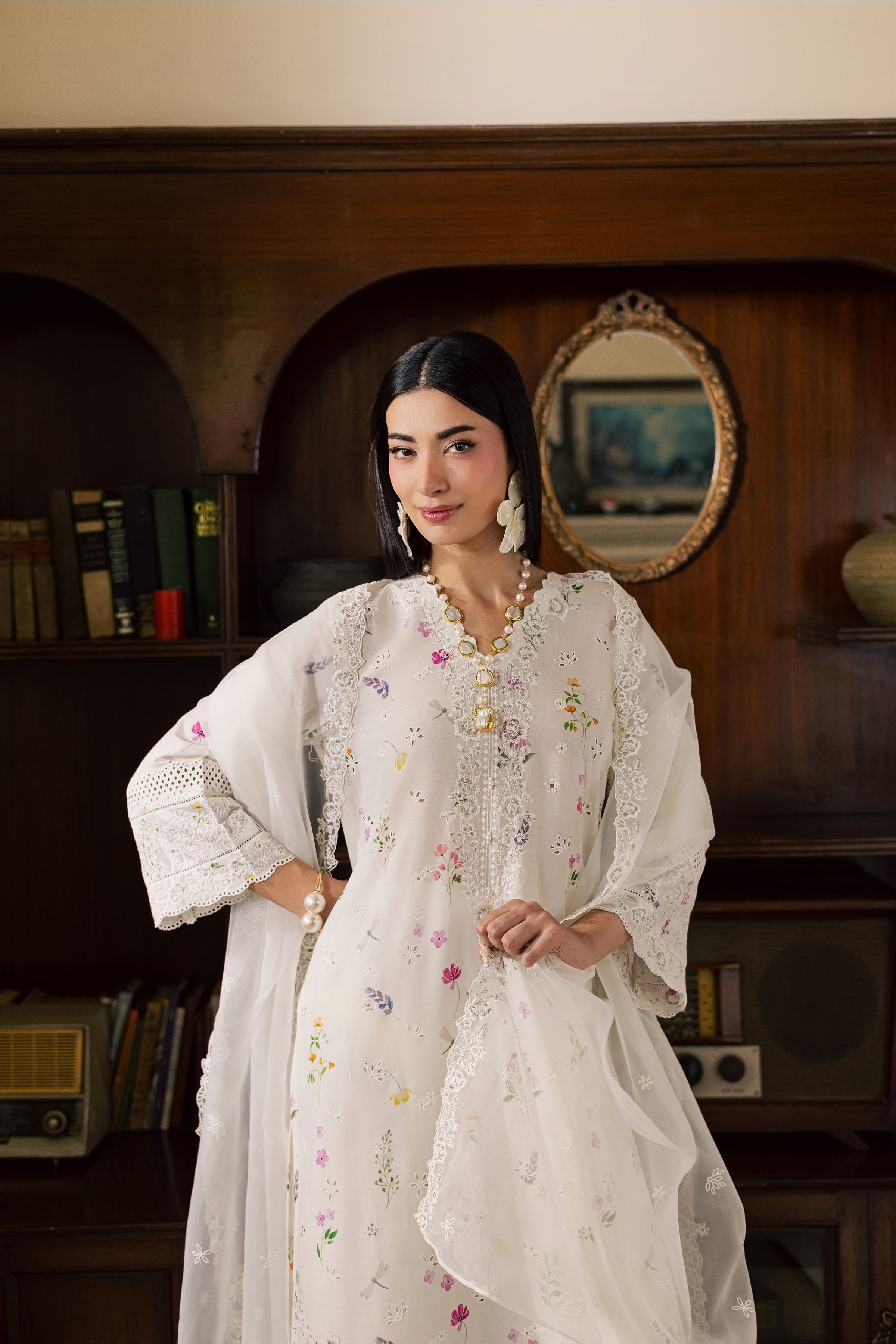 Jinan 3Pc - Luxury Embroidered Lawn BATIKSS26 BATIK XS / White / Pima Lawn-S / White / Pima Lawn-M / White / Pima Lawn-L / White / Pima Lawn-XL / White / Pima Lawn