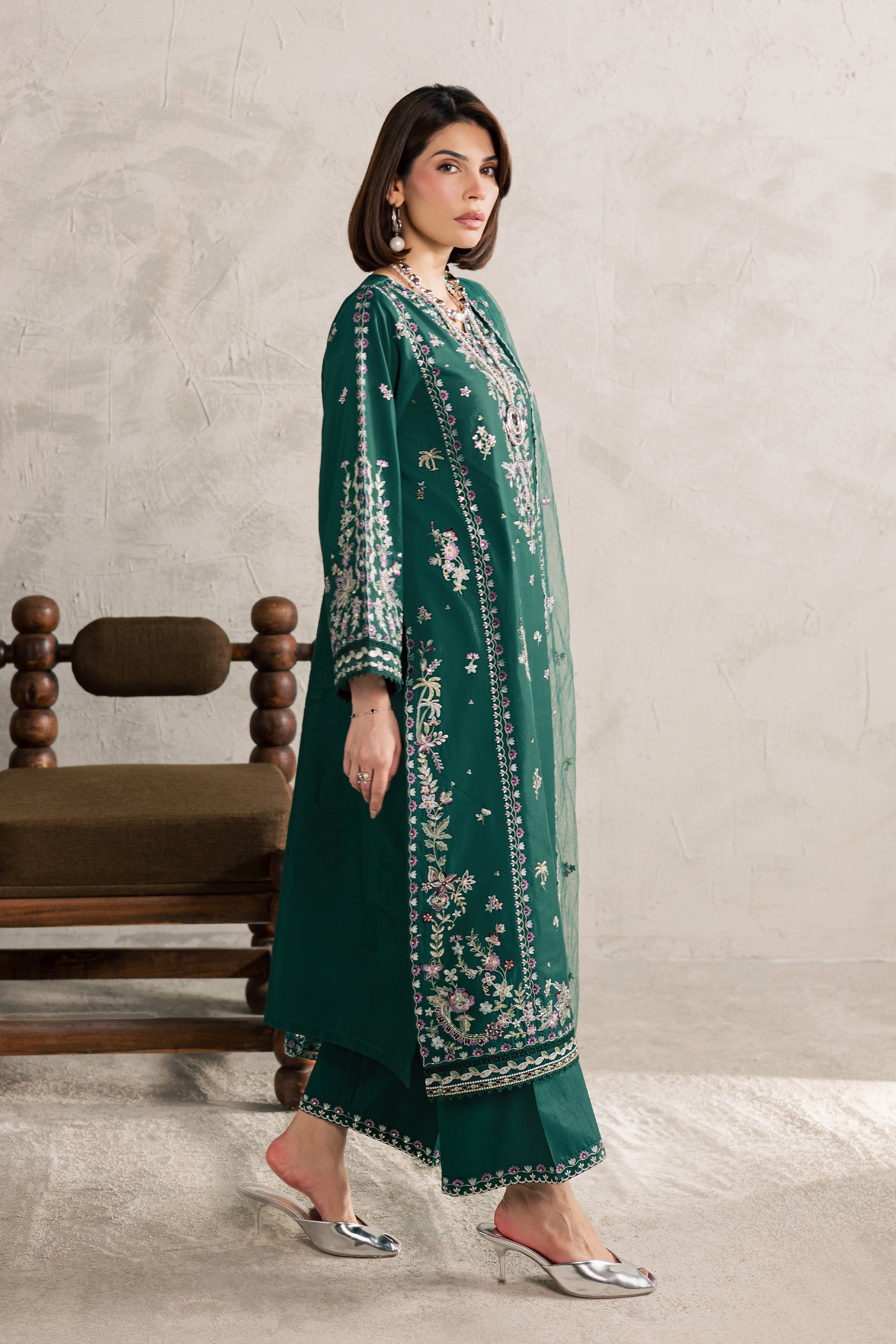 Kayana 3Pc - Festive Embroidered Lawn BATIKEID2026 BATIK XS / Perzik Green / Pima Lawn-S / Perzik Green / Pima Lawn-M / Perzik Green / Pima Lawn-L / Perzik Green / Pima Lawn-XL / Perzik Green / Pima Lawn