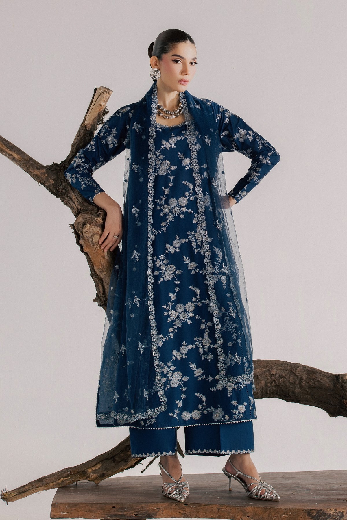 Kiana 3Pc - Luxury Embroidered Lawn BATIKSS26 BATIK XS / Zinc / Pima Lawn-S / Zinc / Pima Lawn-M / Zinc / Pima Lawn-L / Zinc / Pima Lawn-XL / Zinc / Pima Lawn