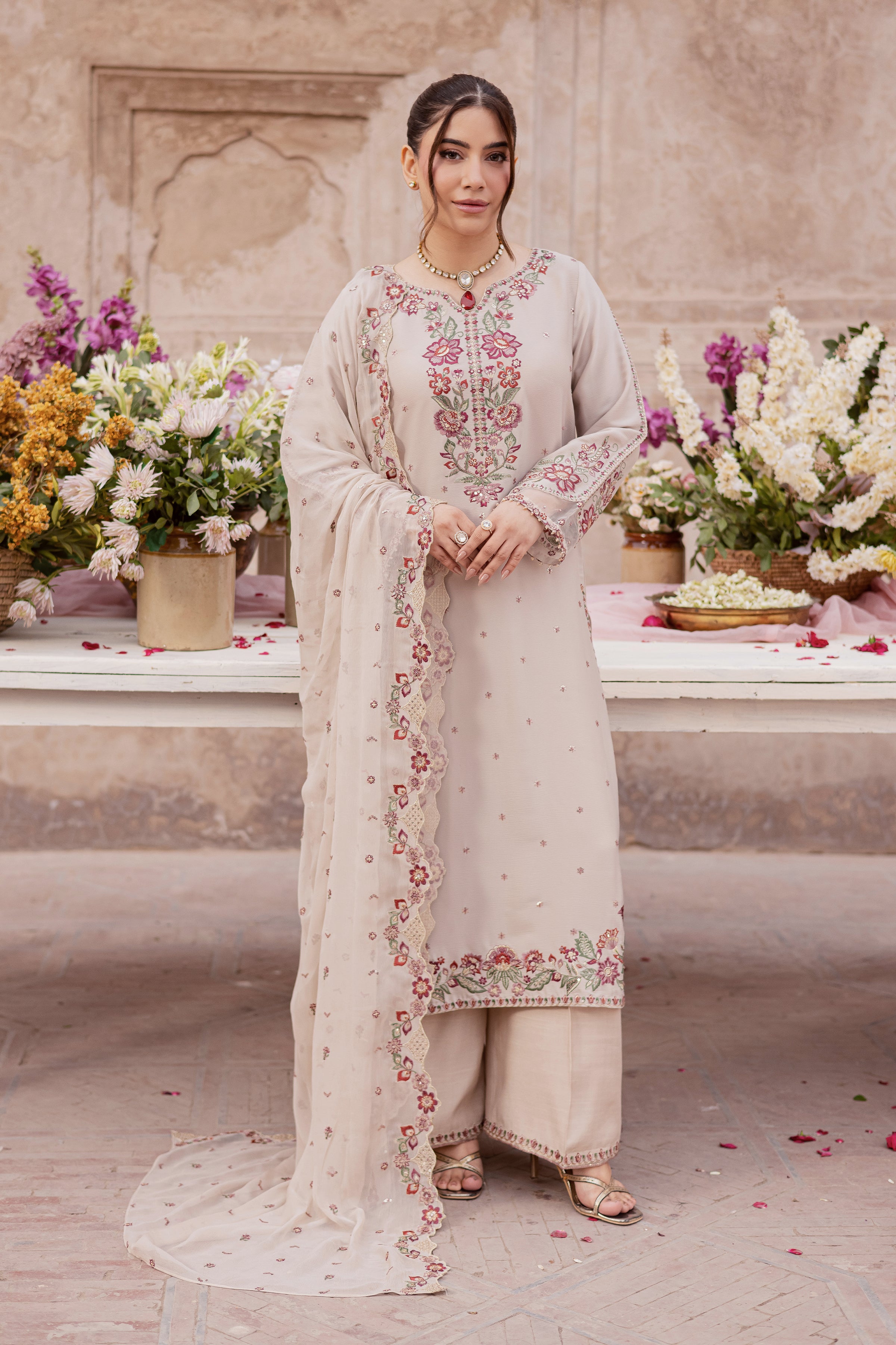 Lark 3Pc - Festive Luxe Pret BATIKSTUDIO2025 BATIK S / Beige / Georgette-M / Beige / Georgette-L / Beige / Georgette