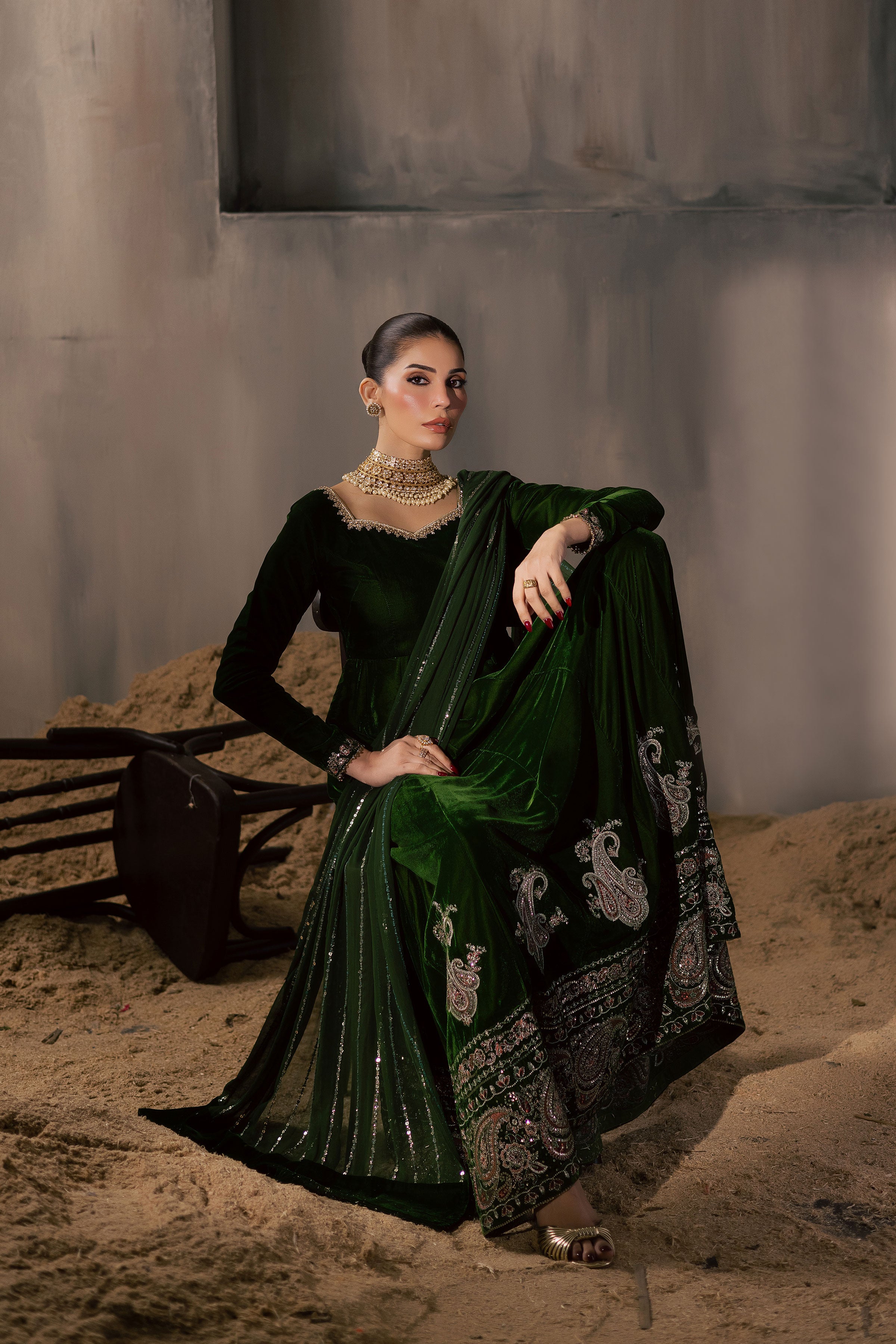 Mosslight 3Pc - Velvet Luxe Pret BATIKLuxePRET2025 BATIK XS / Moss Green / Velvet-S / Moss Green / Velvet-M / Moss Green / Velvet-L / Moss Green / Velvet-XL / Moss Green / Velvet