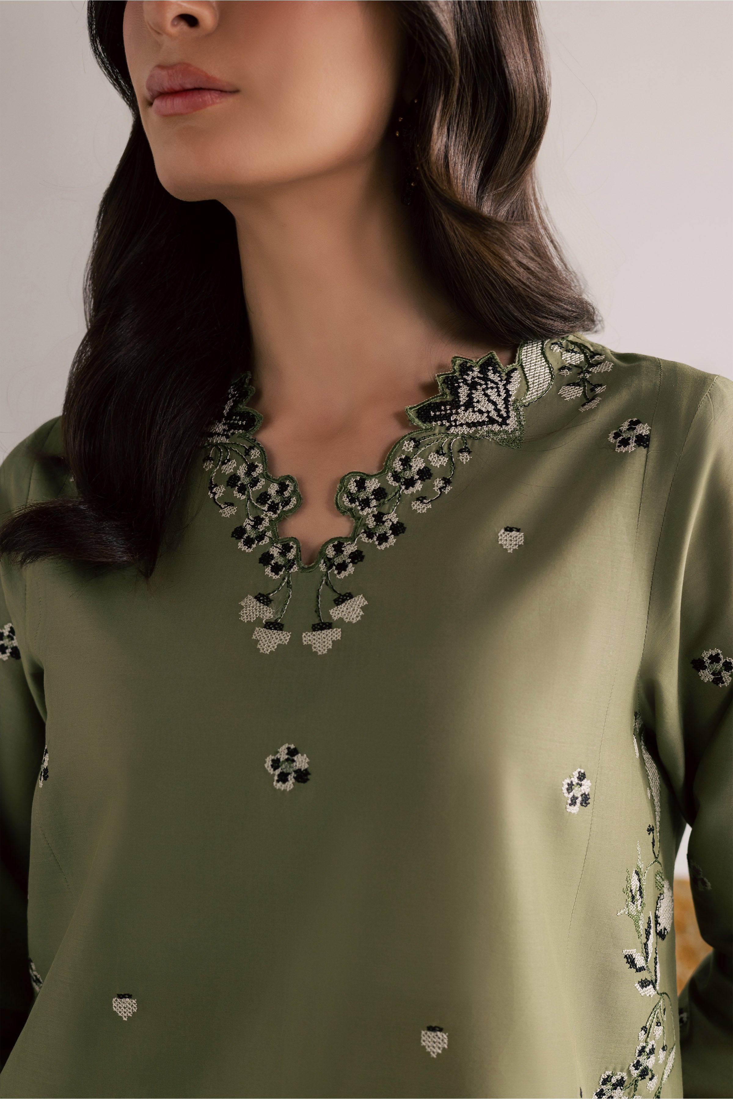 Nazni 2Pc - Embroidered Lawn Dress EverydayEdit26 BATIK XS / Moss / Pima Lawn-S / Moss / Pima Lawn-M / Moss / Pima Lawn-L / Moss / Pima Lawn-XL / Moss / Pima Lawn