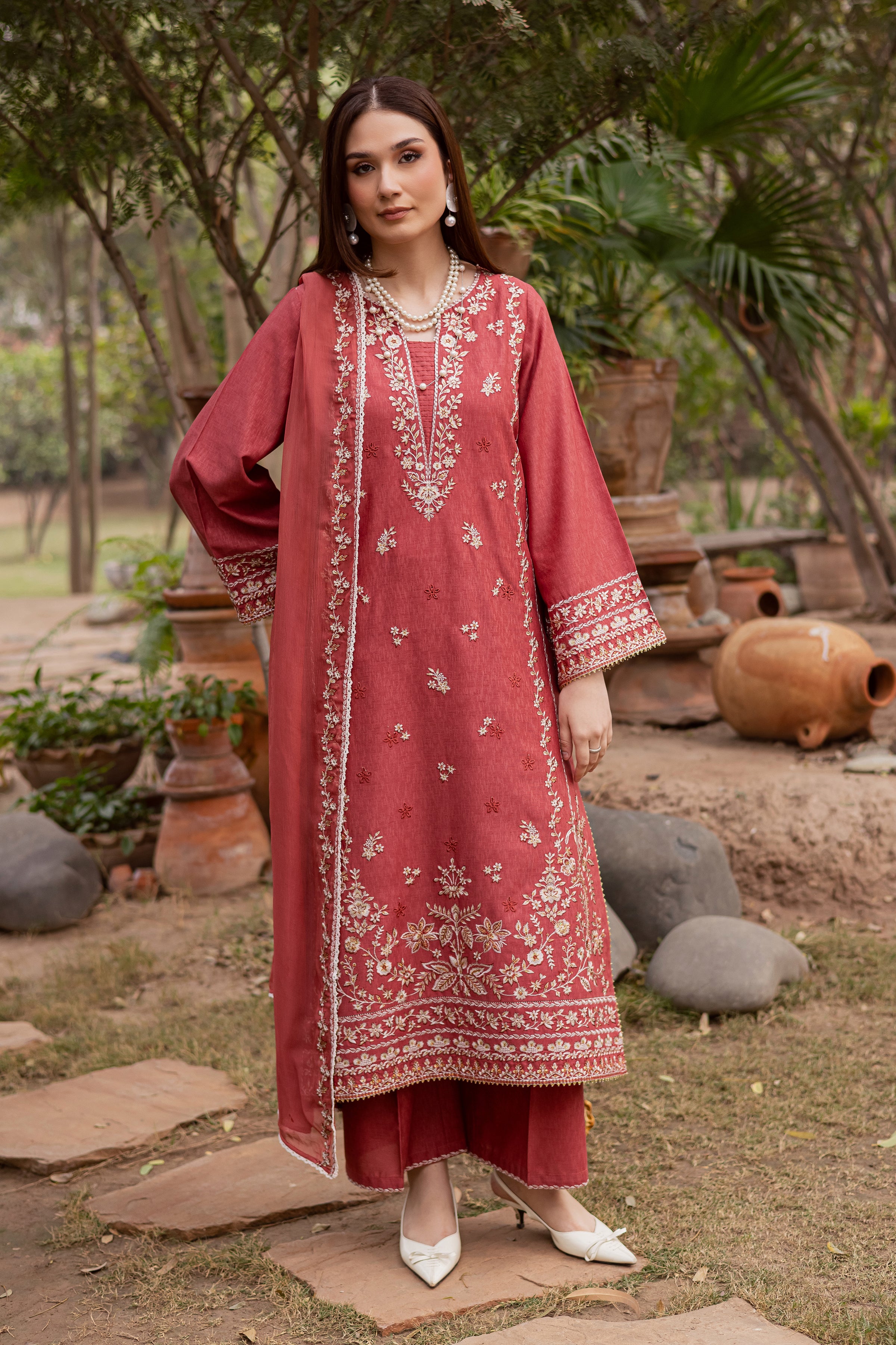Red Carrot 3Pc - Embroidered Festive Pret BATIK WINTER PRET 2025 BATIK XS / Carrot / Karandi-S / Carrot / Karandi-M / Carrot / Karandi-L / Carrot / Karandi-XL / Carrot / Karandi