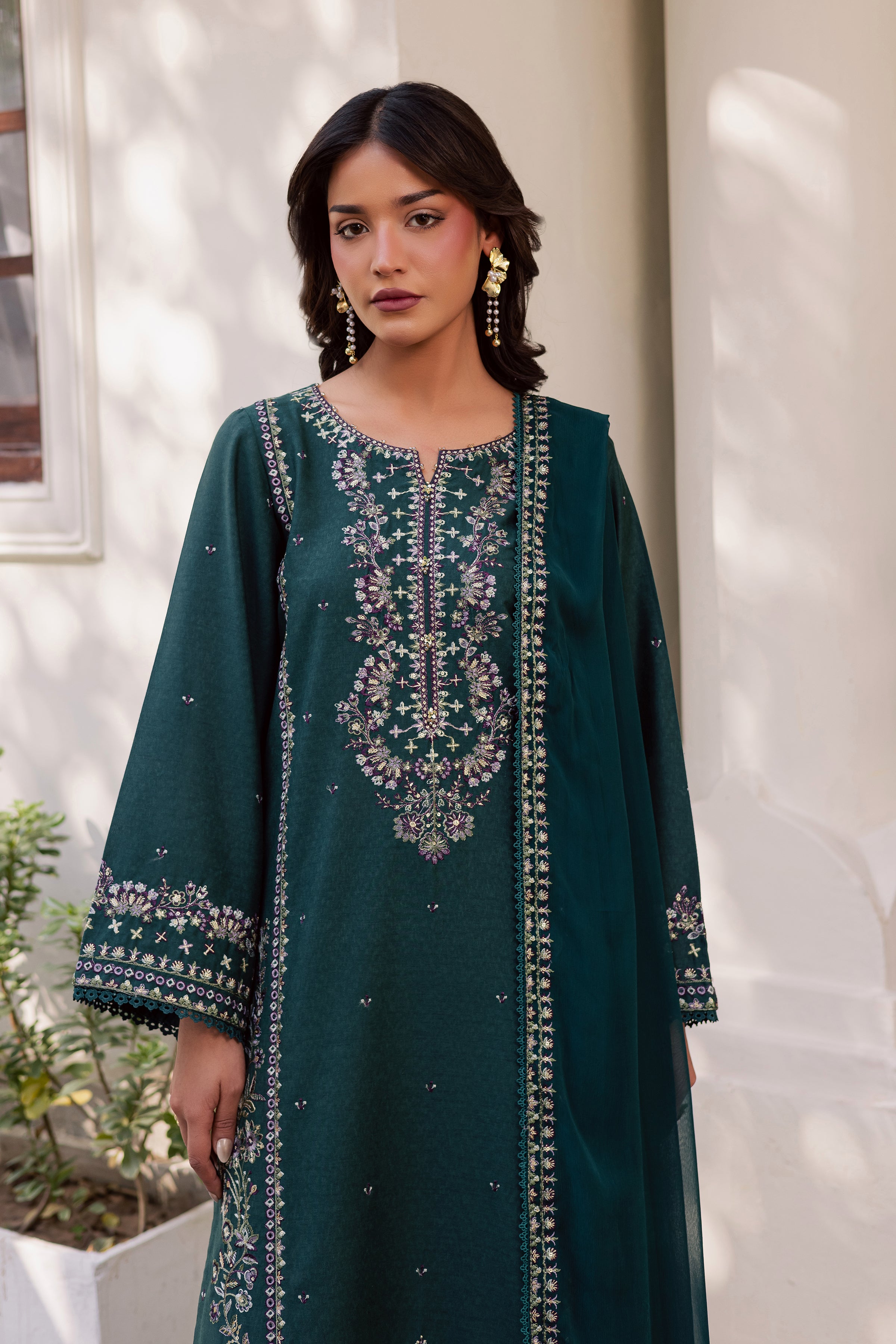 Safira 3Pc - Embroidered Karandi Dress BATIK WINTER PRET 2025 BATIK XS / Bottle Green / Karandi-S / Bottle Green / Karandi-M / Bottle Green / Karandi-L / Bottle Green / Karandi-XL / Bottle Green / Karandi