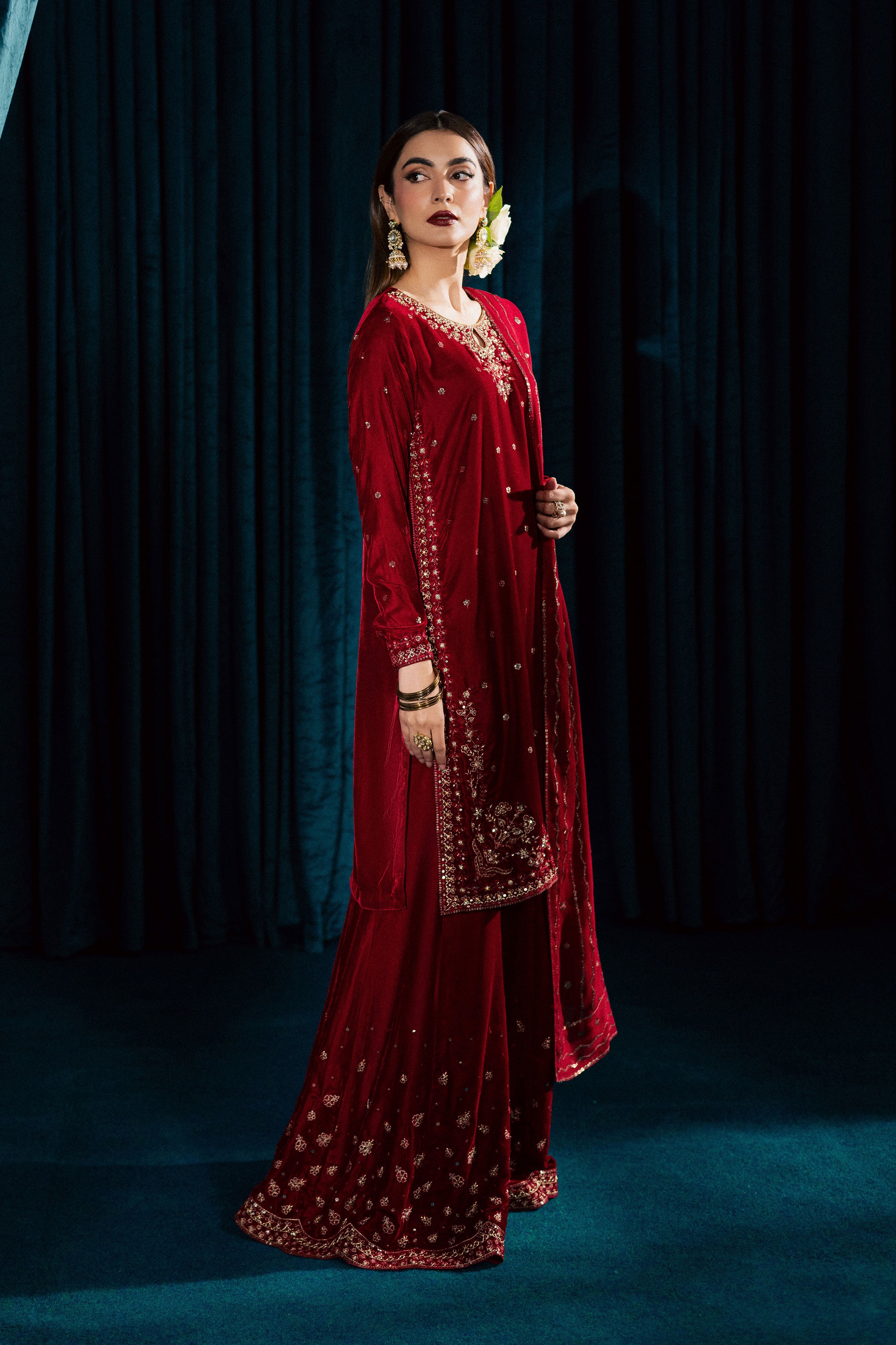 Surkh Gul 3Pc - Velvet Formal Dress BATIKSTUDIO2025 BATIK S / Red / Velvet-M / Red / Velvet-L / Red / Velvet