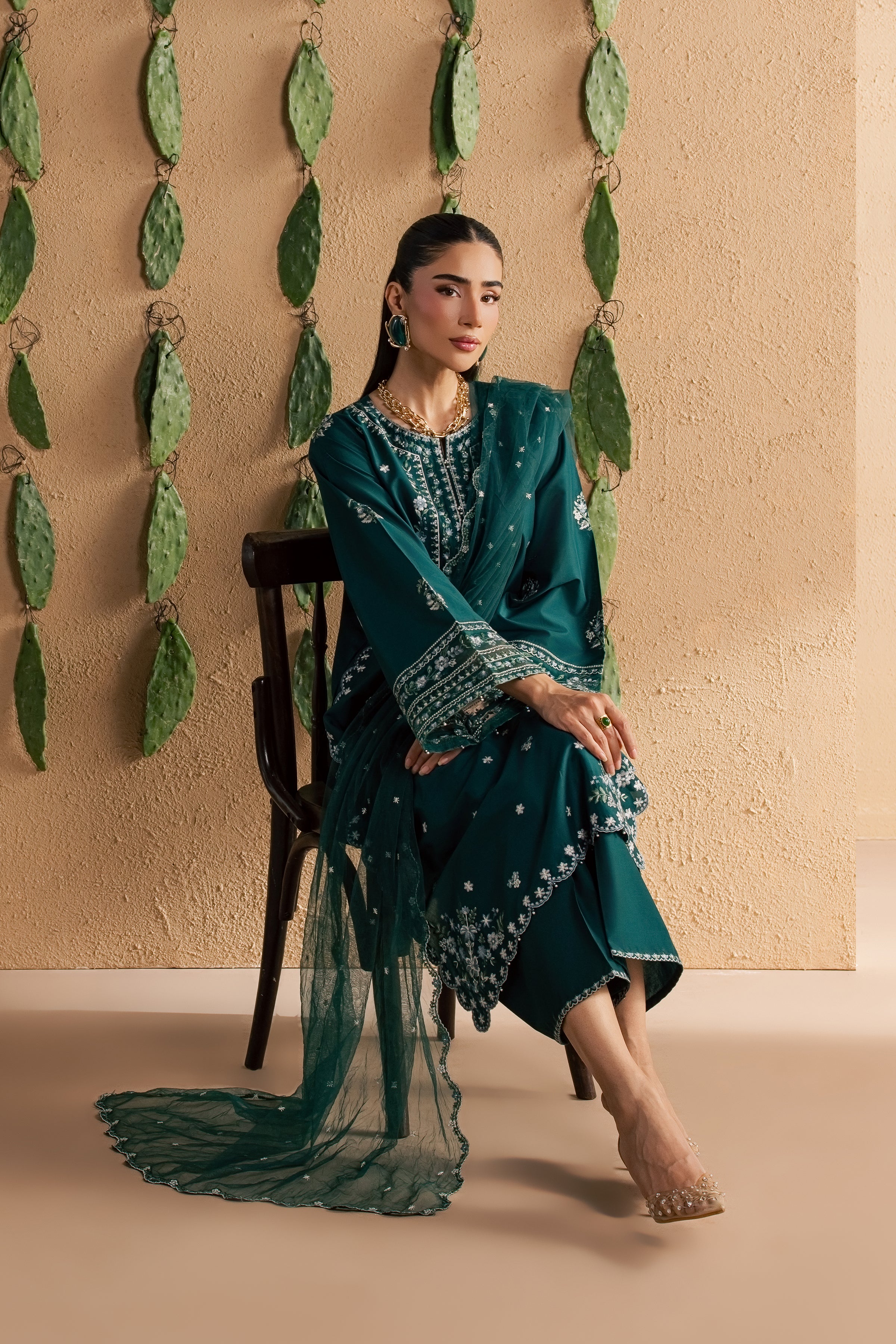 Zamarud 3Pc - Luxury Embroidered Lawn