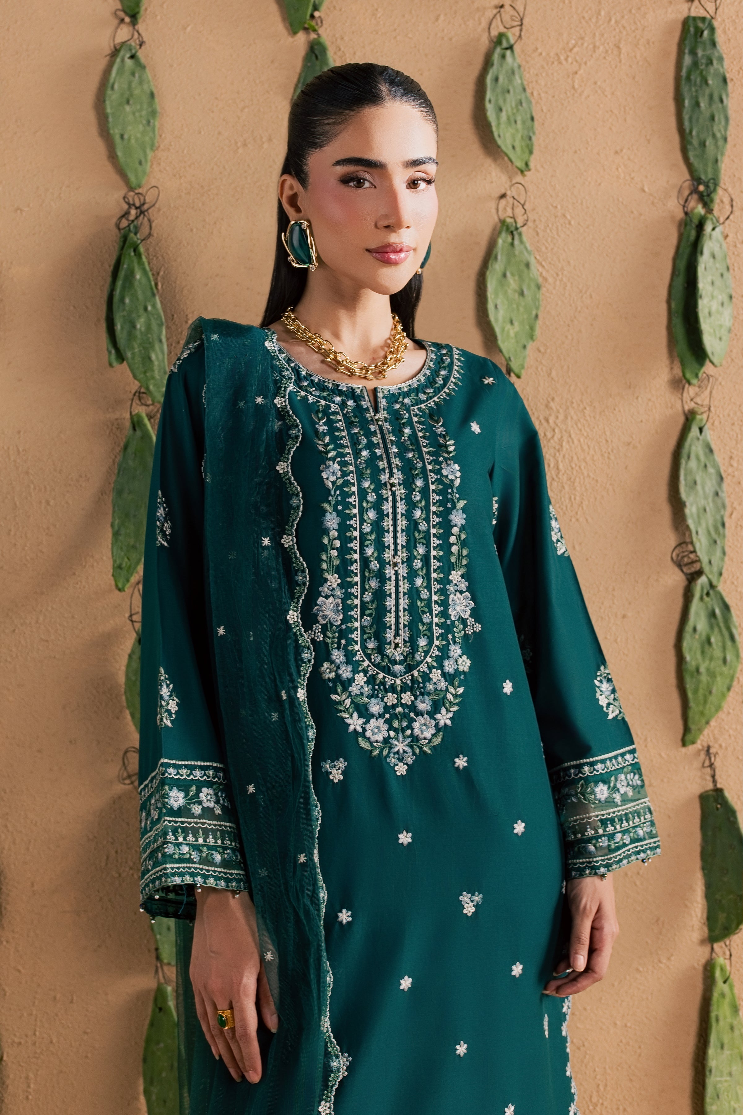 Zamarud 3Pc - Luxury Embroidered Lawn