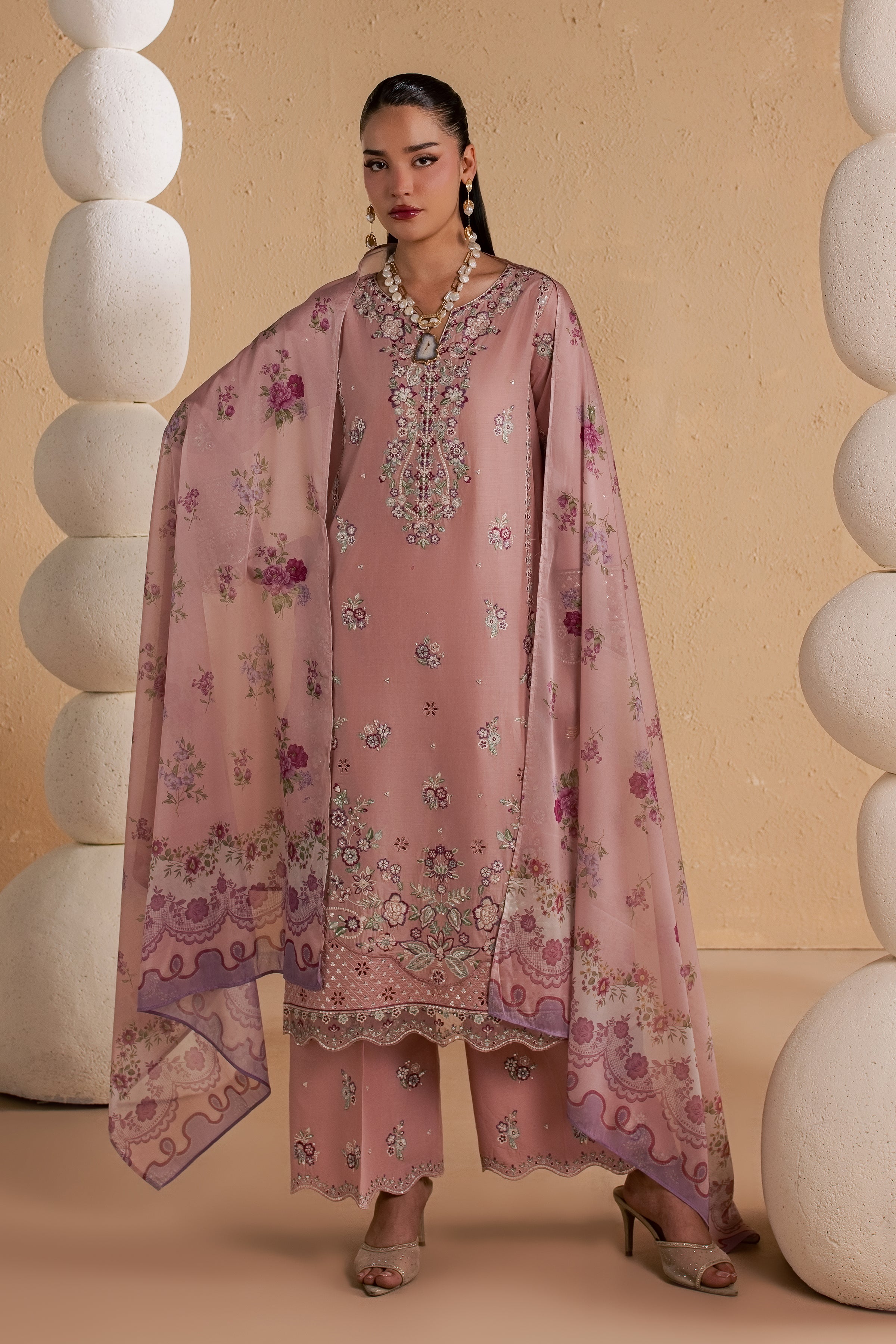 Velora 3Pc - Luxury Embroidered Lawn