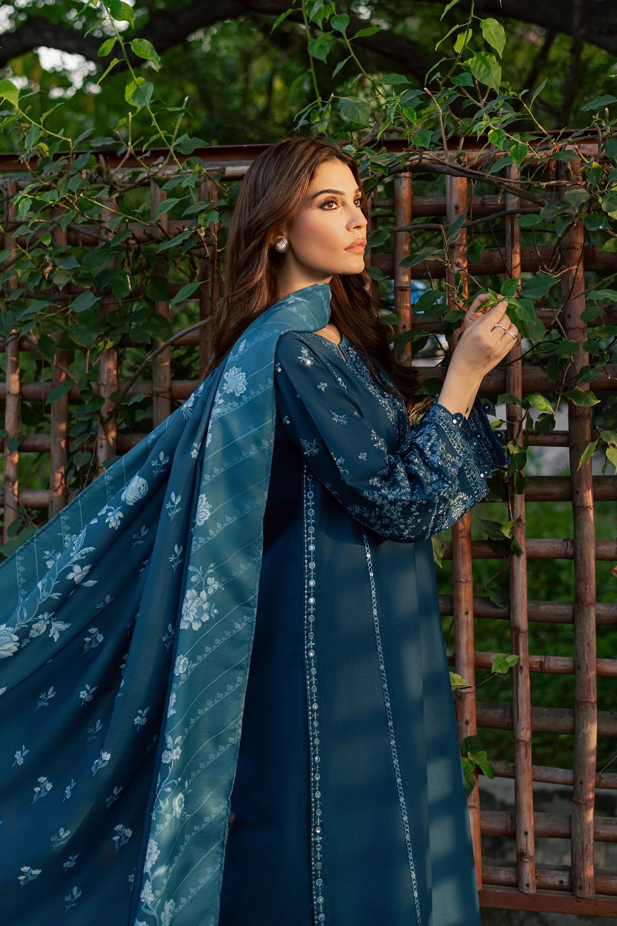 Blue Mantis 3Pc - Embroidered Khaddar Pret