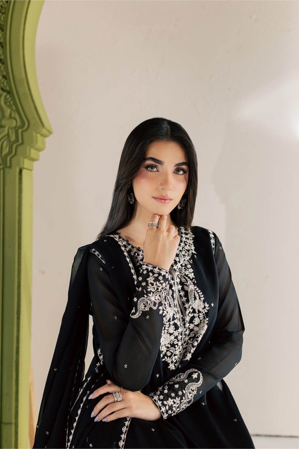Adrina 3Pc - Festive Luxe Pret
