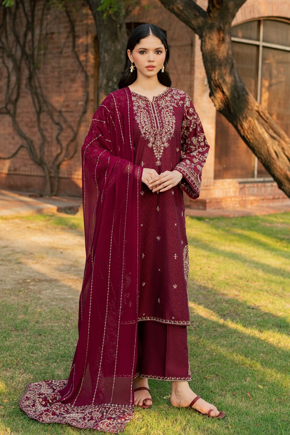 Nayra 3Pc - Embroidered Karandi Pret