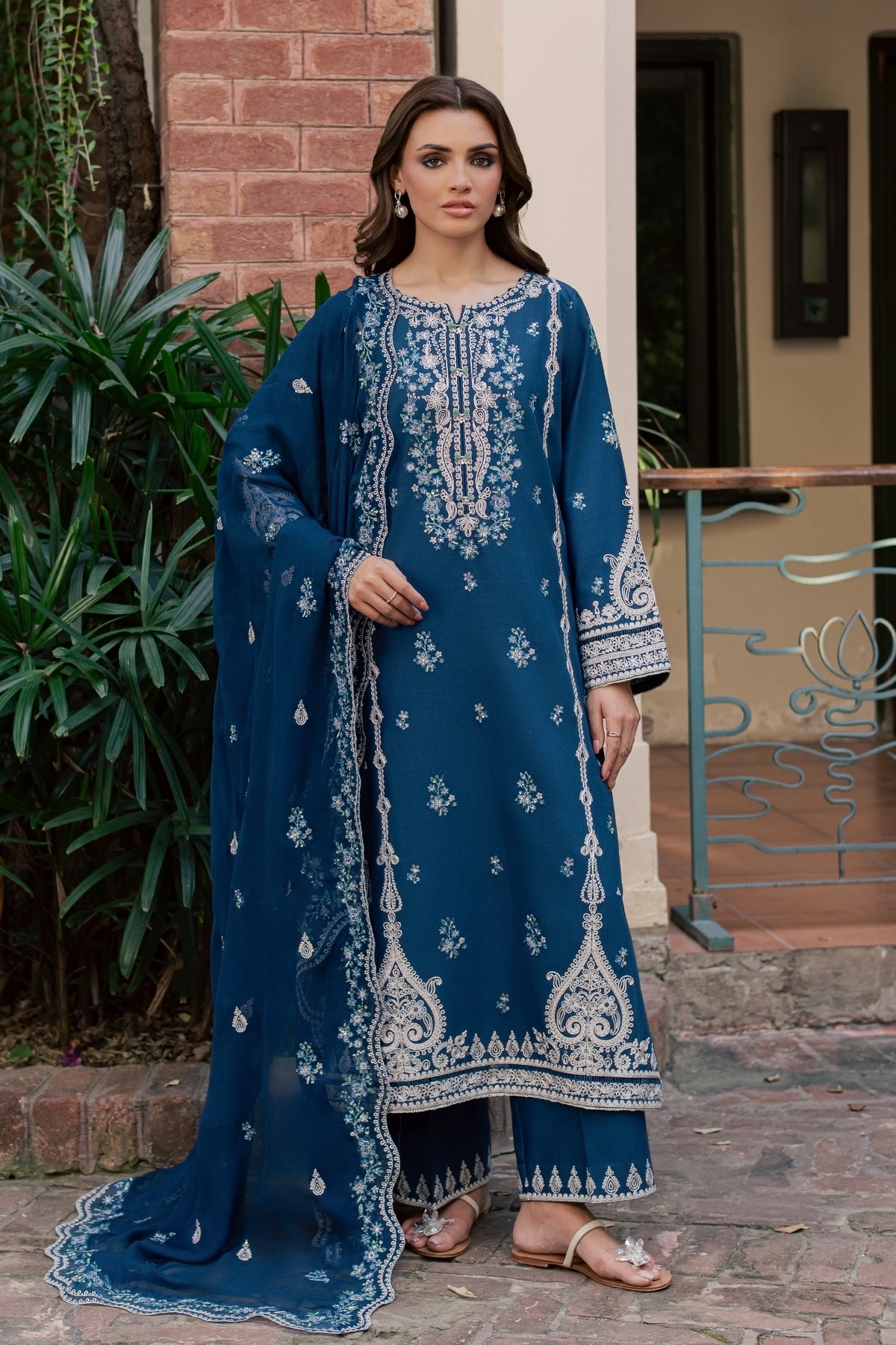 Nohur 3Pc - Embroidered Khaddar Pret