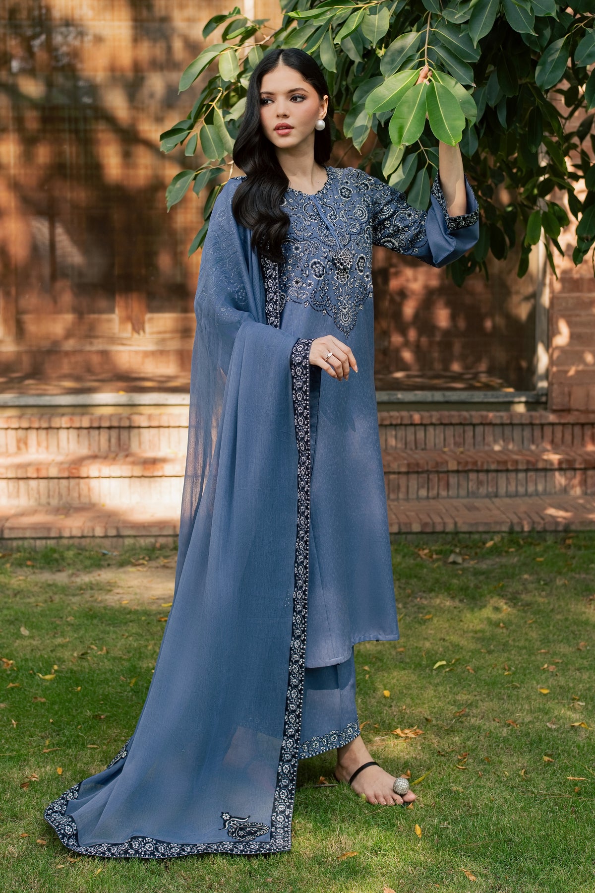 Sozni 3Pc - Embroidered Karandi Pret