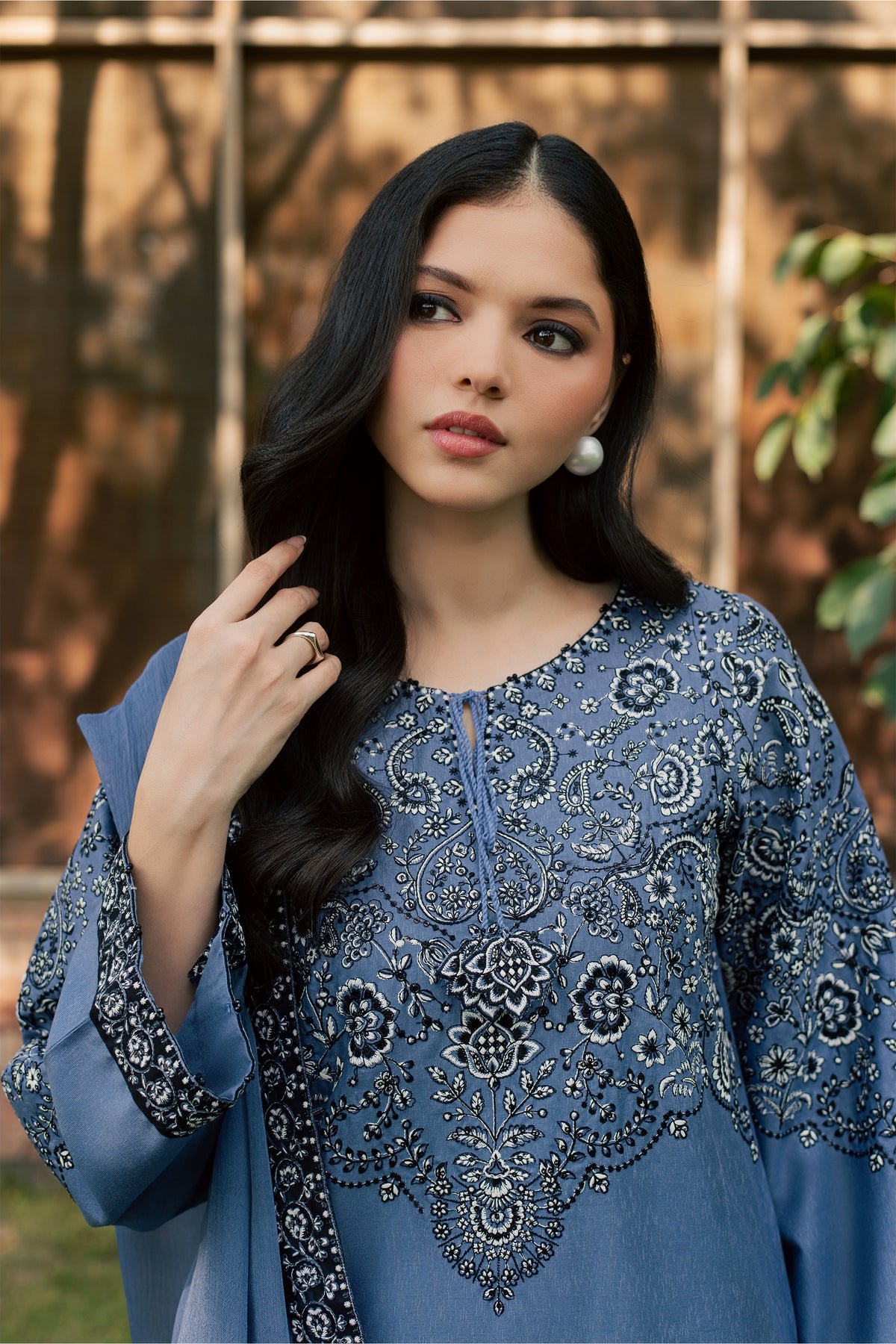 Sozni 3Pc - Embroidered Karandi Pret