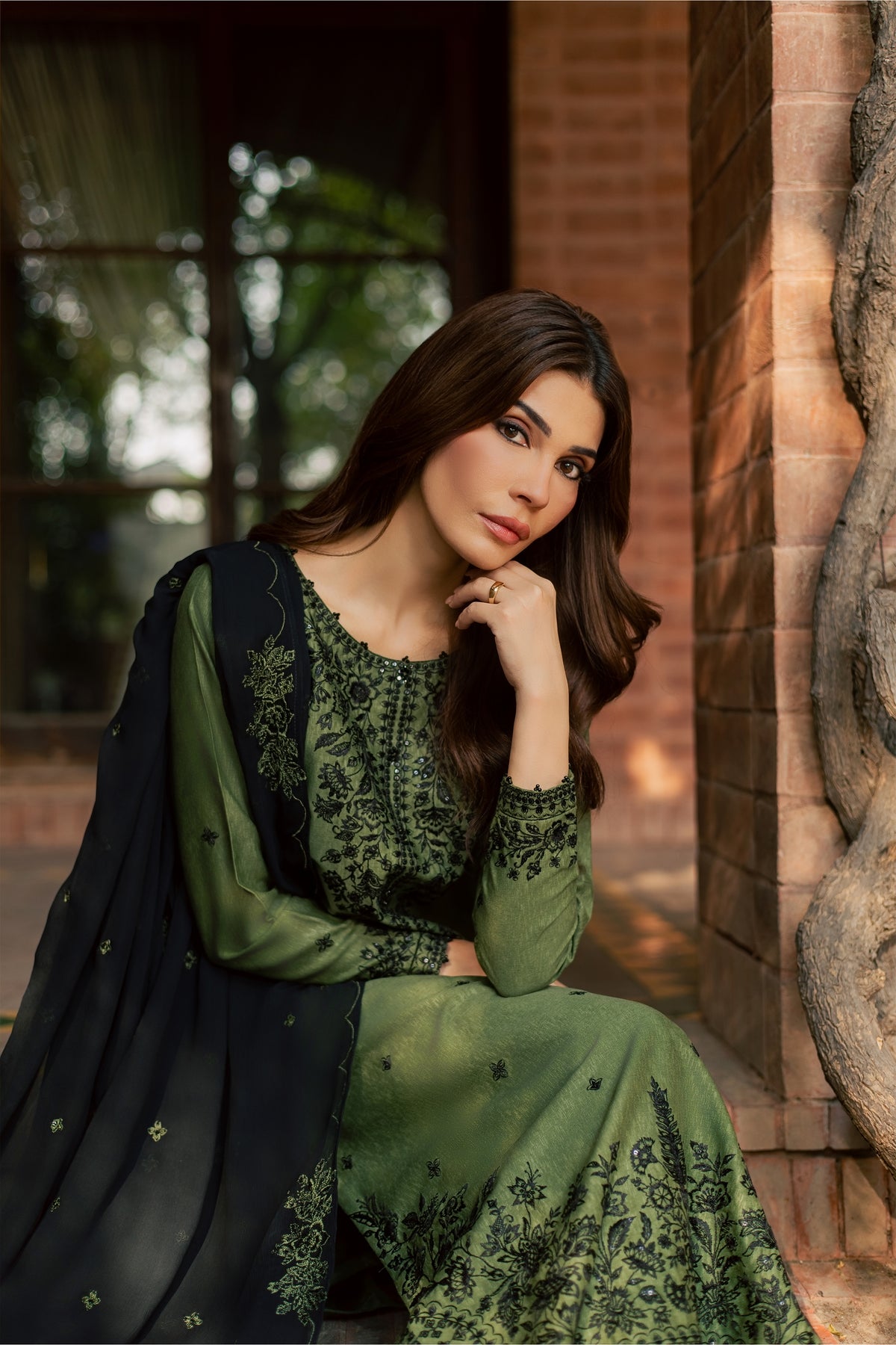 Green Willow 3Pc - Embroidered Karandi Pret