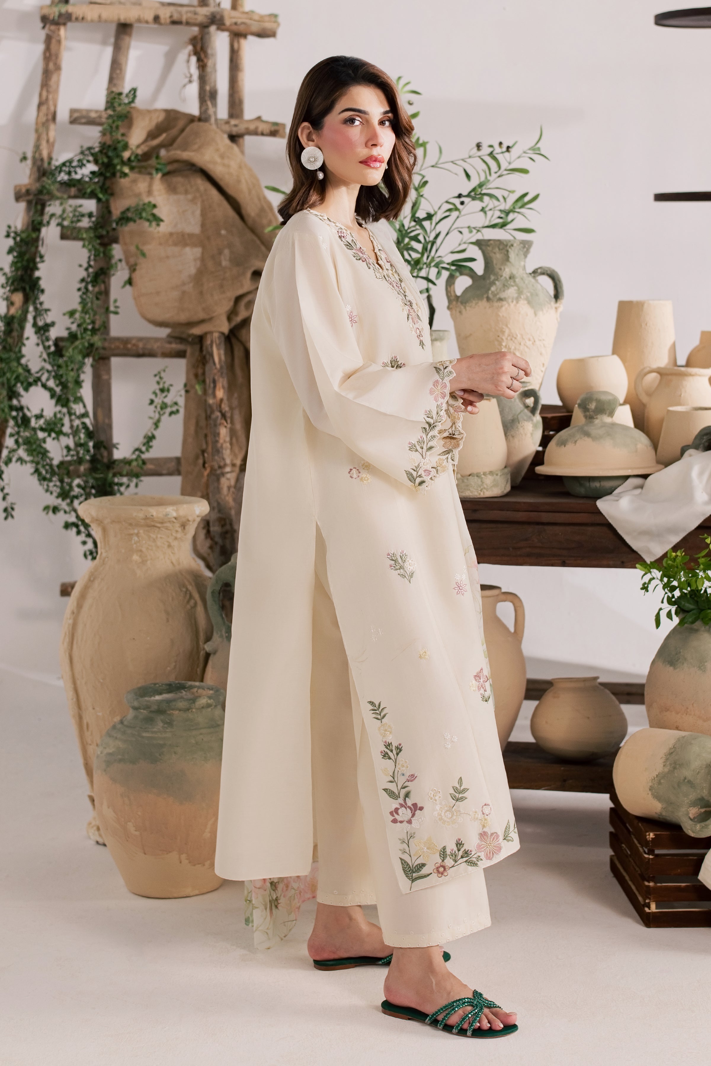 Gulaab Bahaar 3Pc - Embroidered Lawn Dress