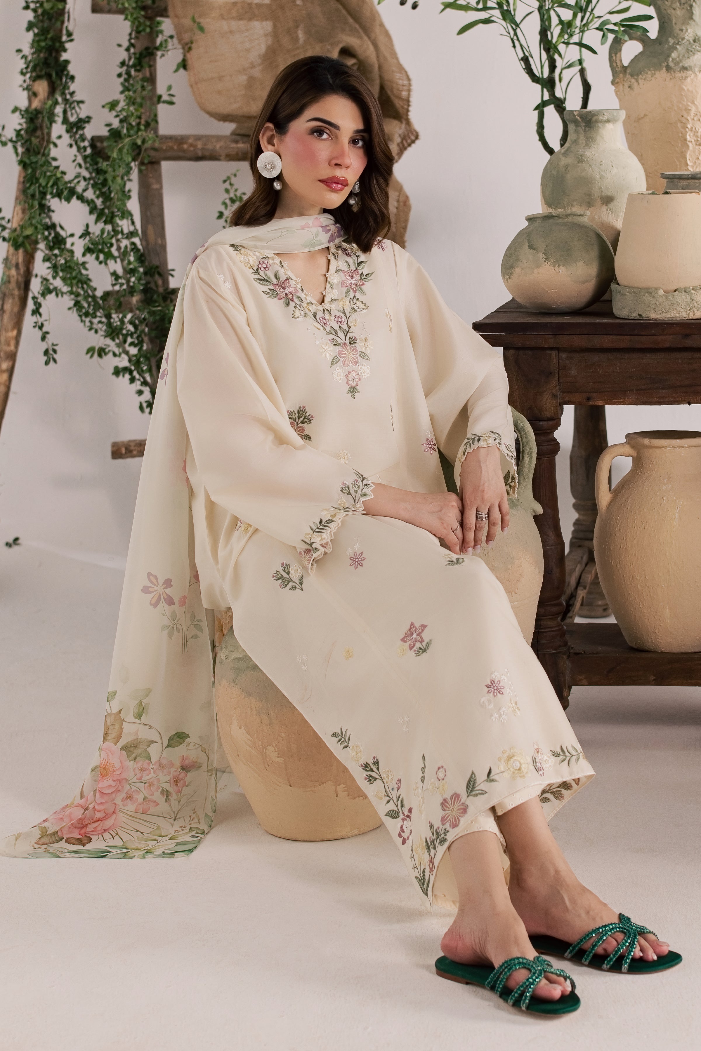 Gulaab Bahaar 3Pc - Embroidered Lawn Dress