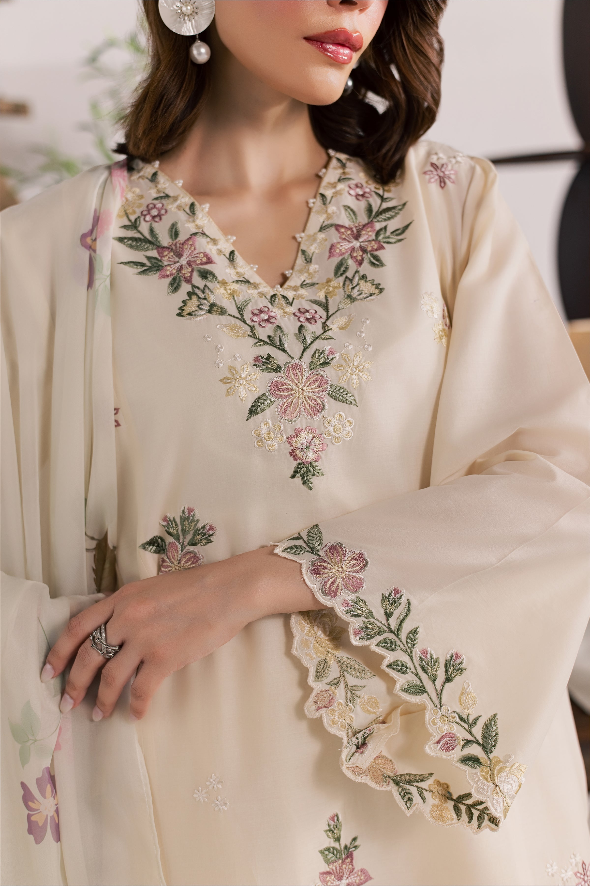 Gulaab Bahaar 3Pc - Embroidered Lawn Dress