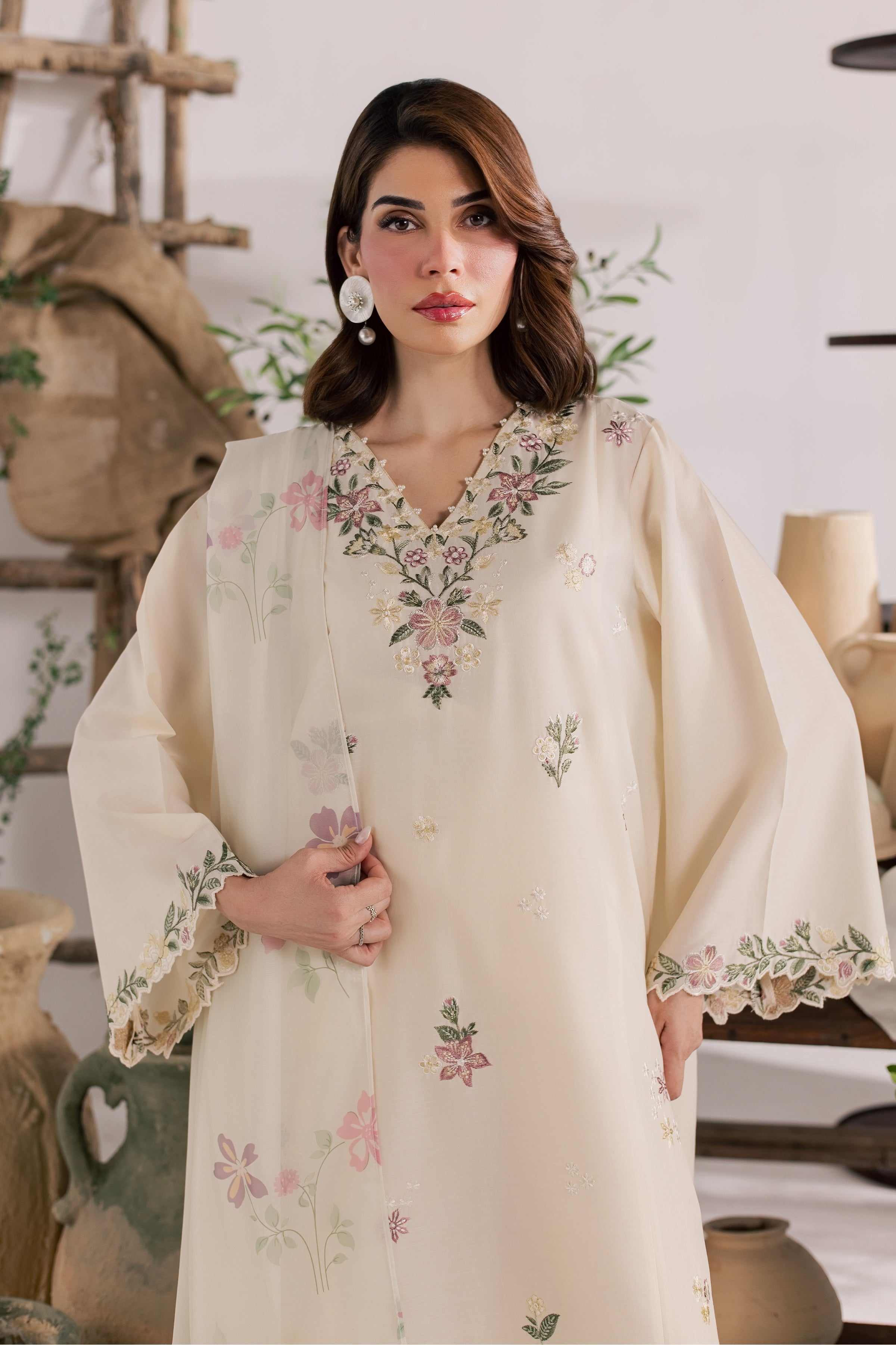Gulaab Bahaar 3Pc - Embroidered Lawn Dress