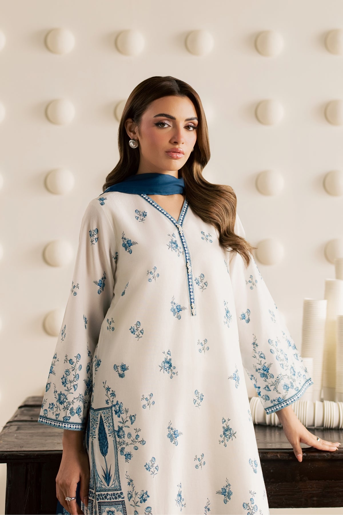 White Everly 3Pc - Embroidered Cambric Pret