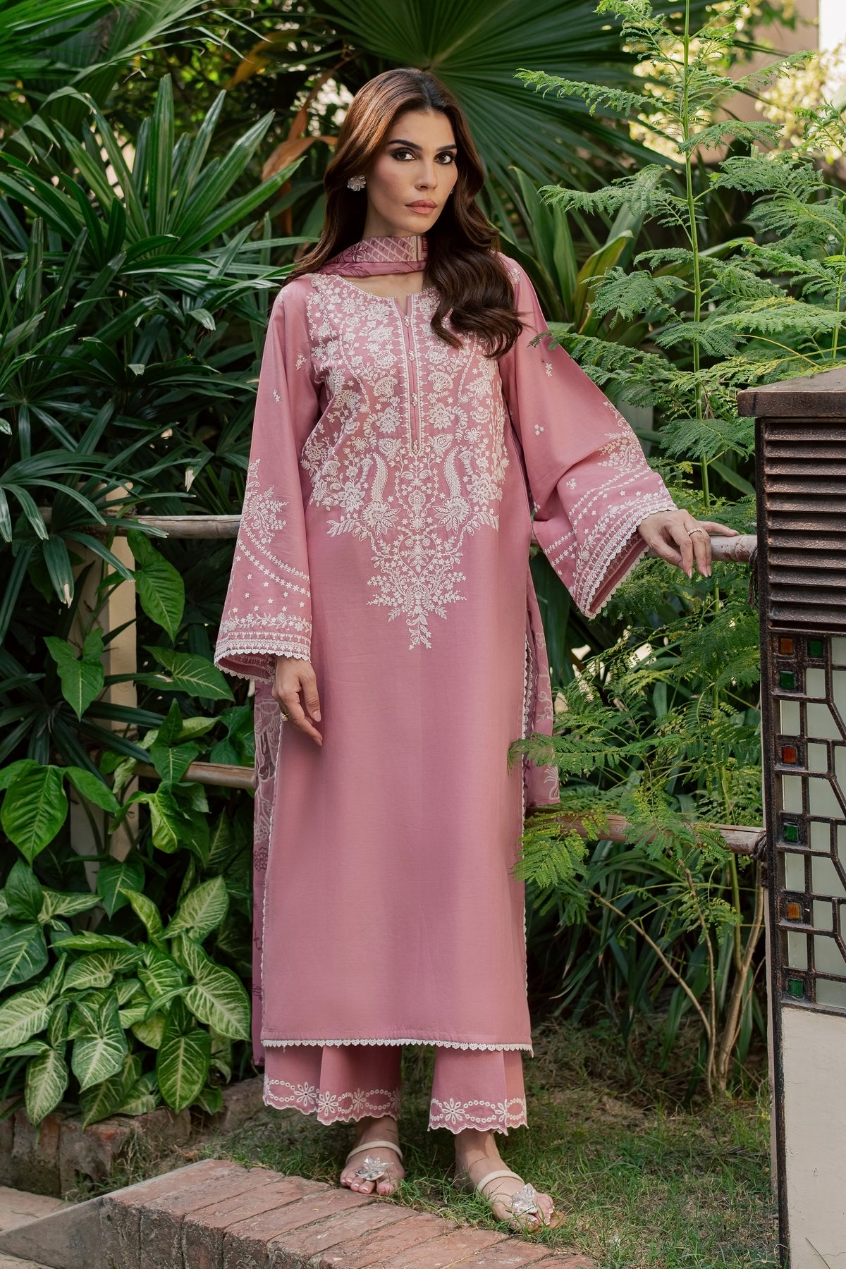 Dove Glove 3Pc - Embroidered Khaddar Pret