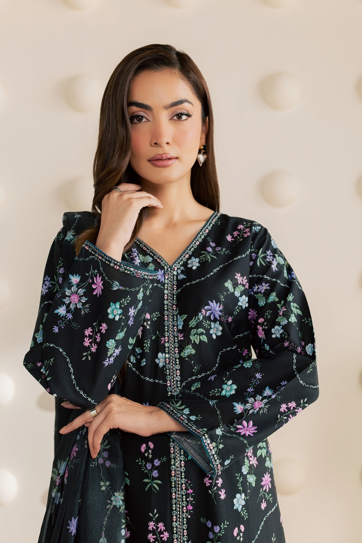 Black Aswa 3Pc - Embroidered Cambric Pret