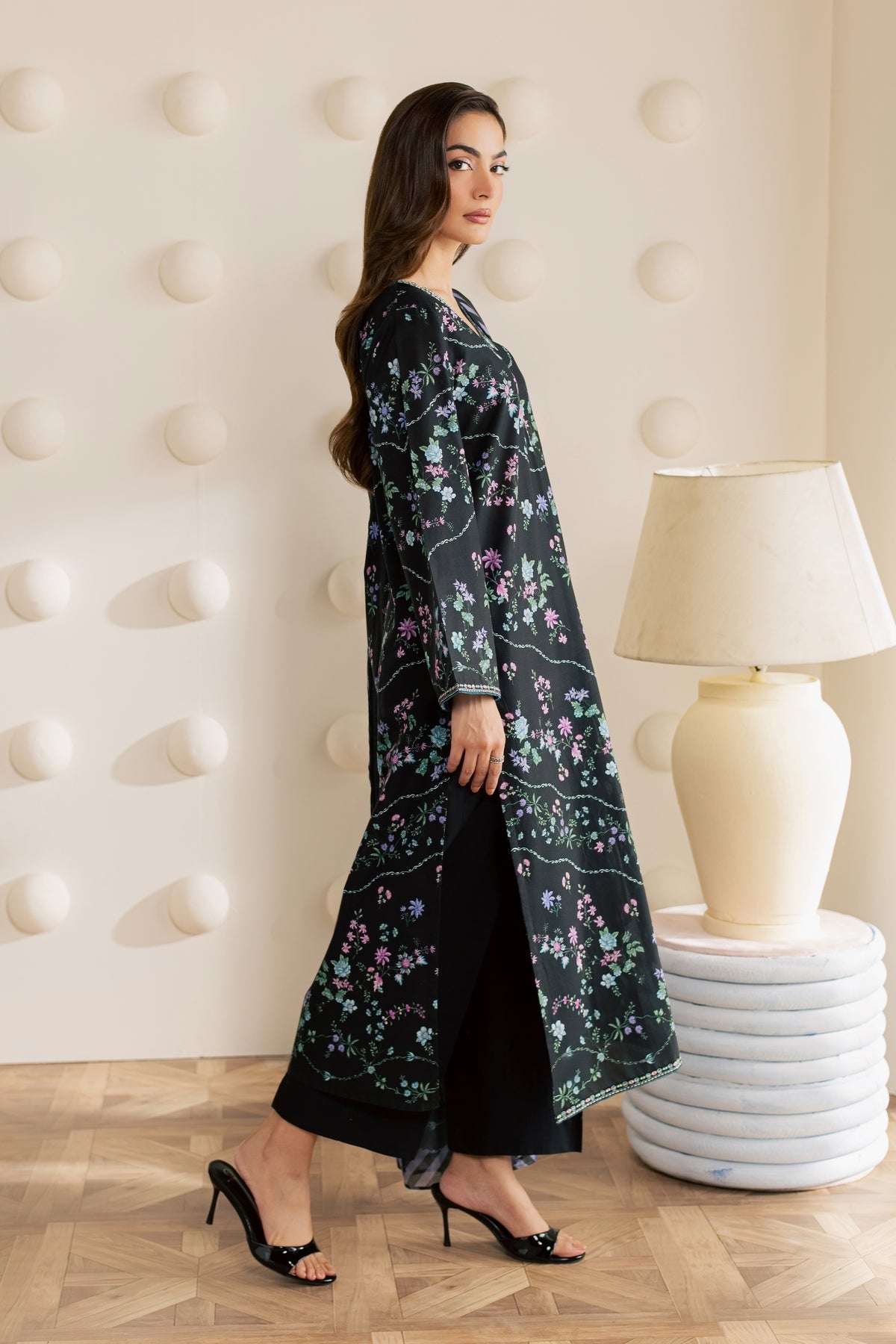 Black Aswa 3Pc - Embroidered Cambric Pret