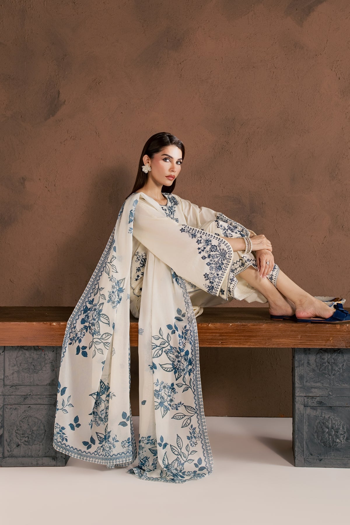 Meris 3Pc - Embroidered Cambric Pret