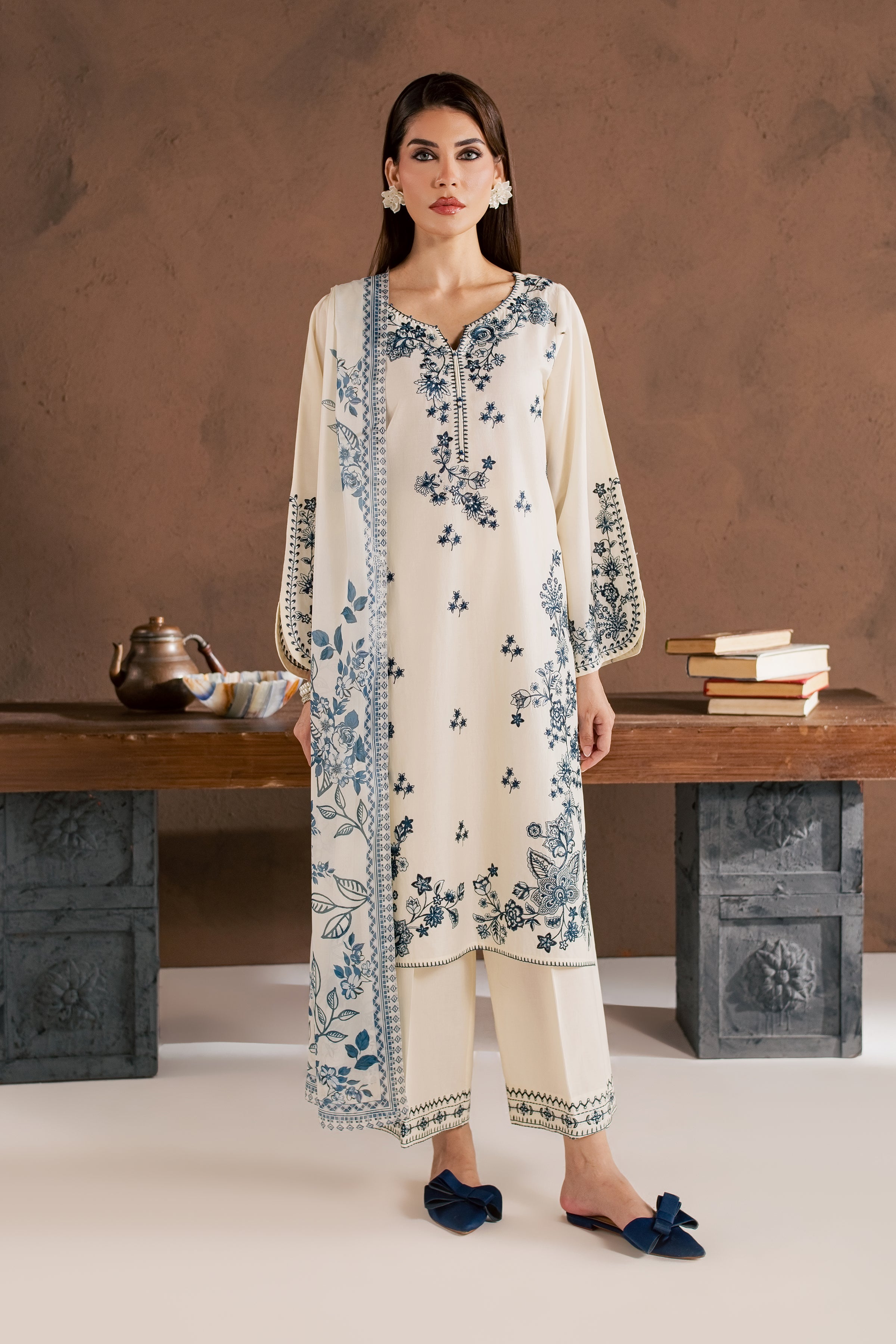 Meris 3Pc - Embroidered Cambric Pret