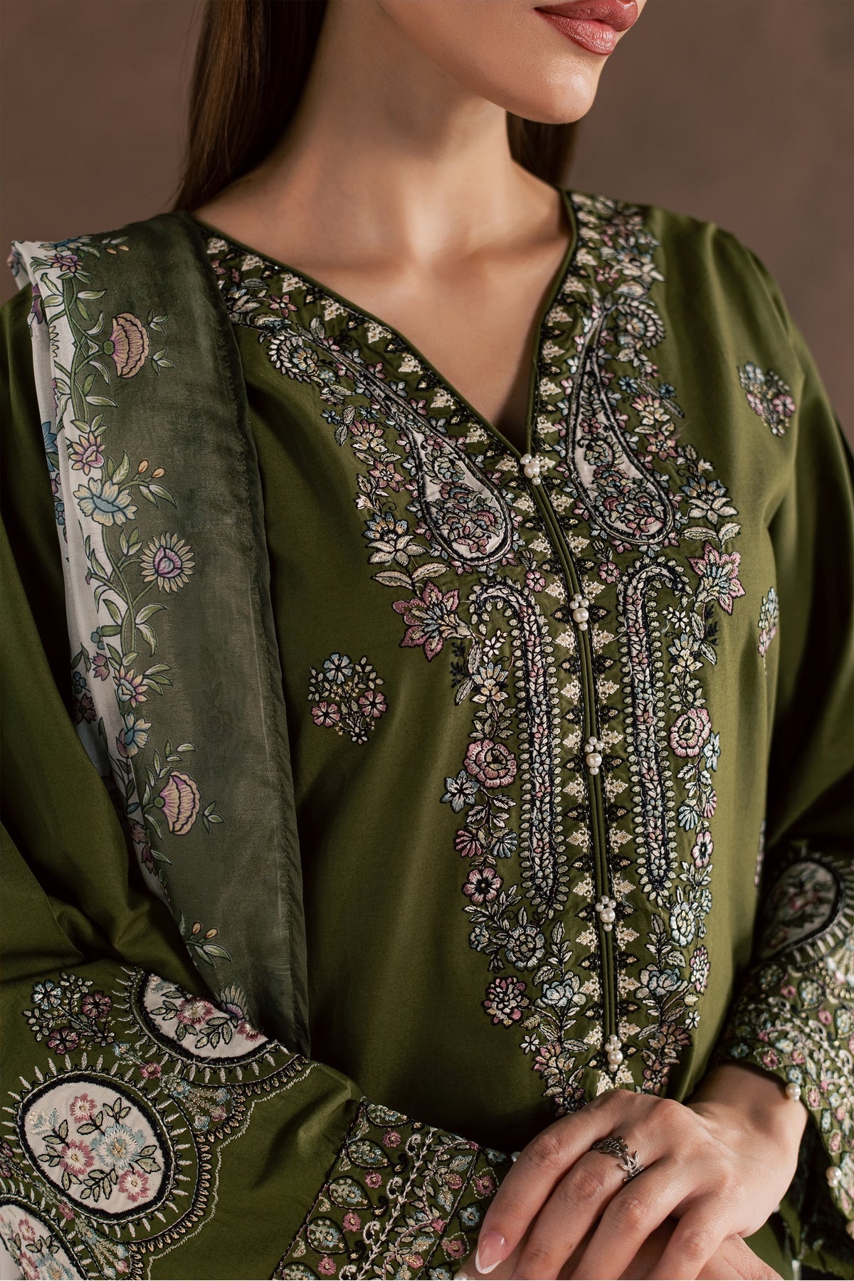 Emamah 3Pc - Embroidered Cambric Pret