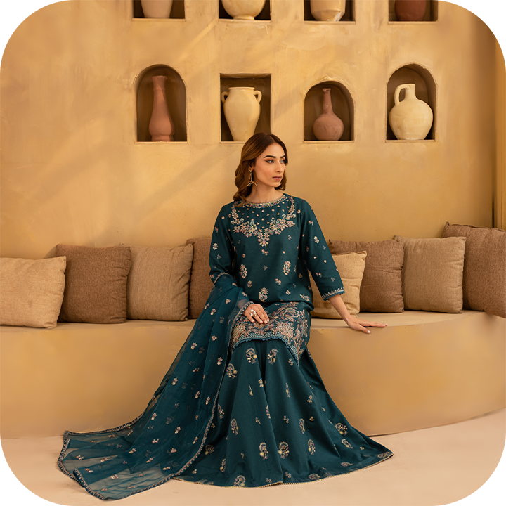 Batik Presents Elinore: The Iconic Glam of Velvet Dresses