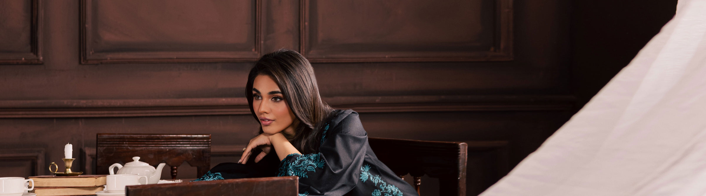 KORO - EMBROIDERED PRET