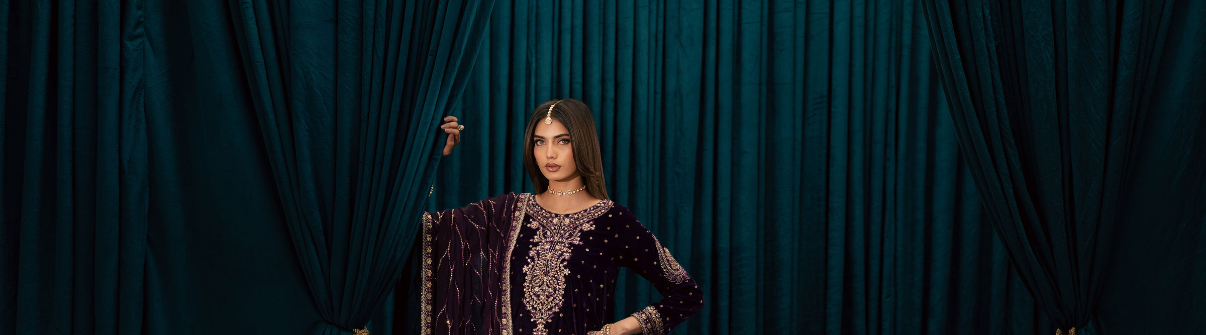 ZEPHYR - FESTIVE VELVET