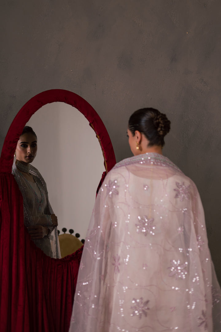 Gissele 4Pc - Festive Luxe Pret