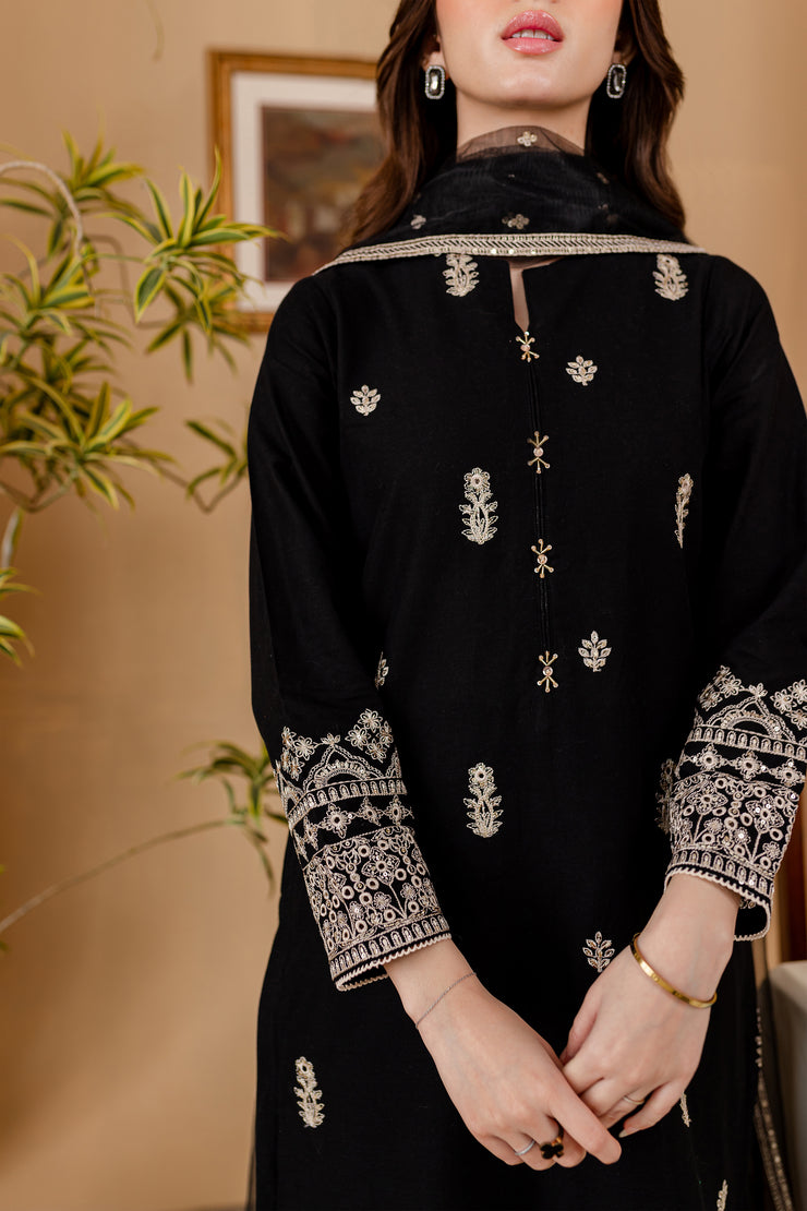Black Aaira 3Pc - Embroidered Khaddar Dress - BATIK