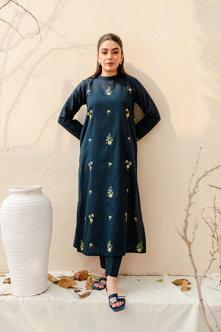 Deosai 2Pc - Embroidered Karandi Dress - BATIK