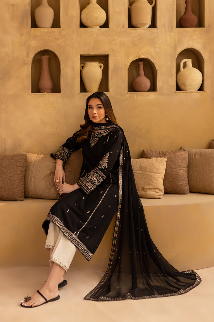 Davian 3Pc- Embroidered Khaddar Dress