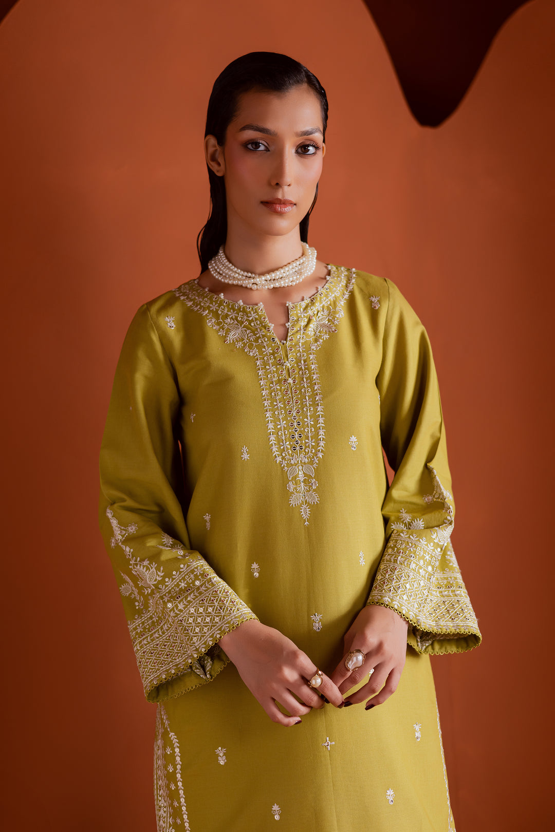 Dazy 2Pc - Embroidered Khaddar Dress