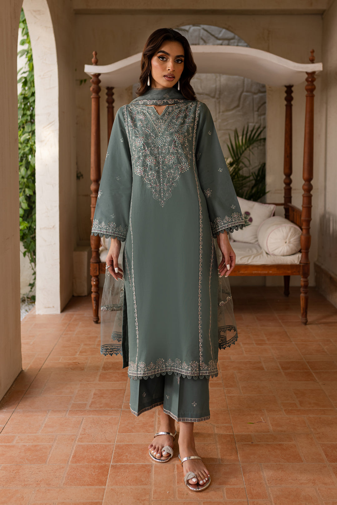 Nooraan 3Pc - Embroidered Khaddar Dress - BATIK