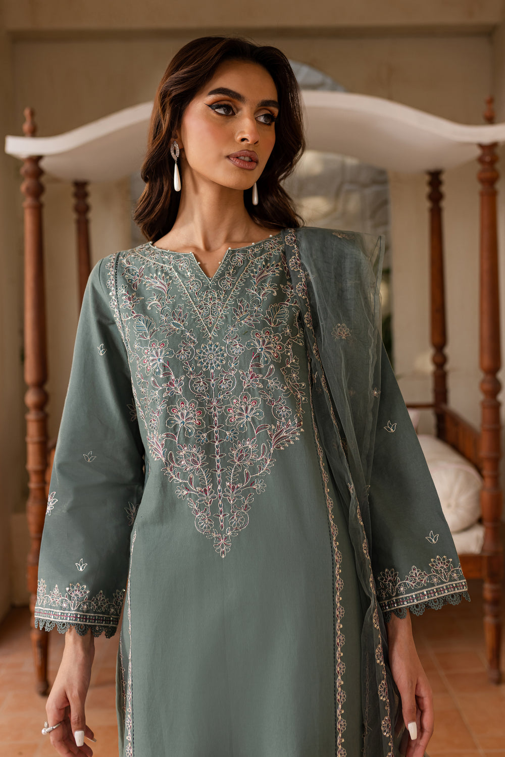 Nooraan 3Pc - Embroidered Khaddar Dress - BATIK