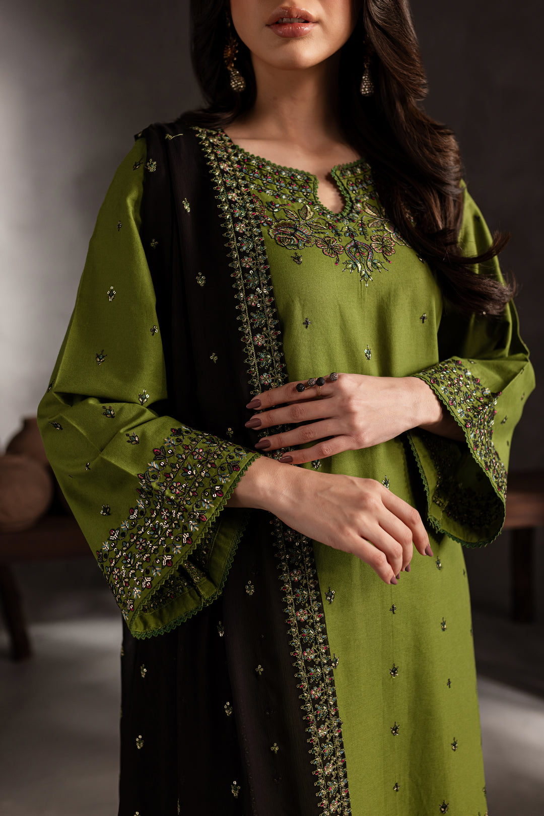 Aleyla 3Pc - Embroidered Khaddar Dress - BATIK