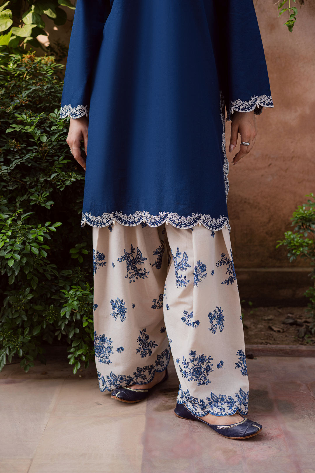 Jeno 2Pc - Embroidered Khaddar Dress