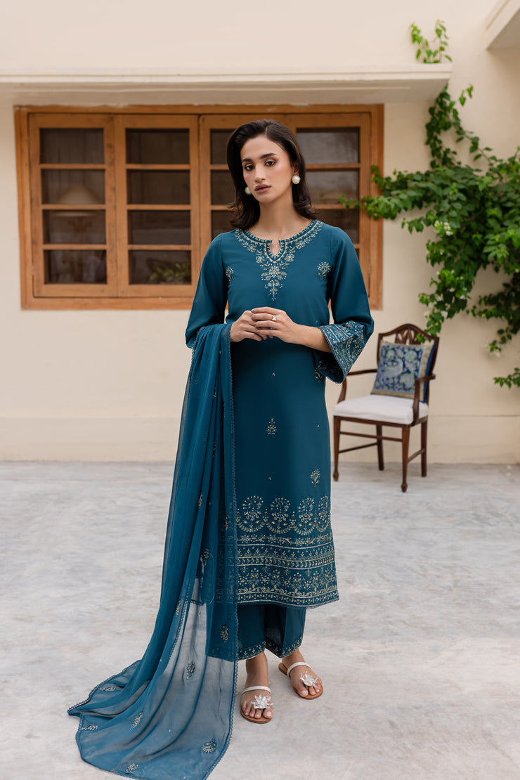 Brucie 3Pc - Embroidered Khaddar Dress - BATIK